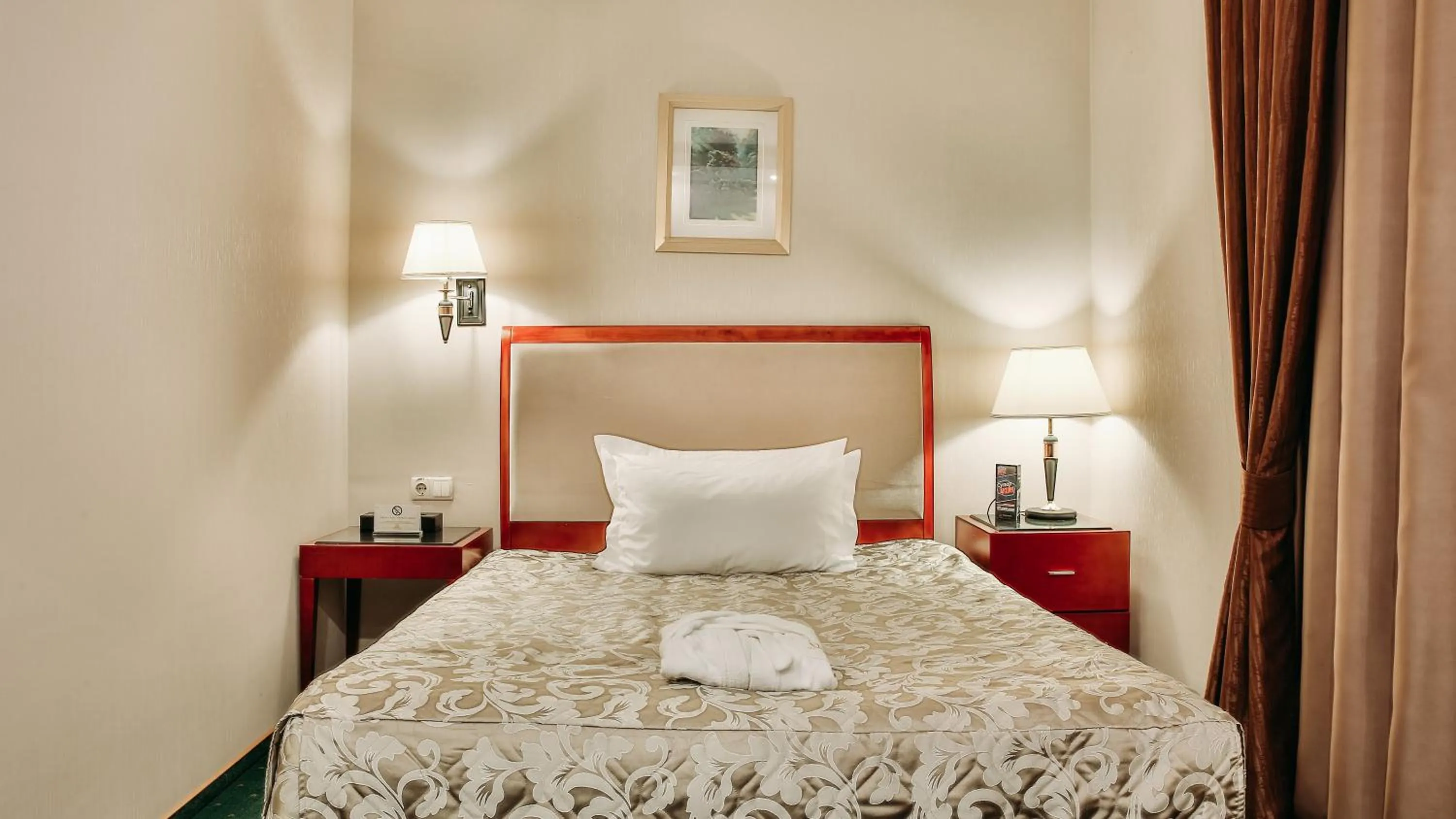 Bed in Goldman Empire