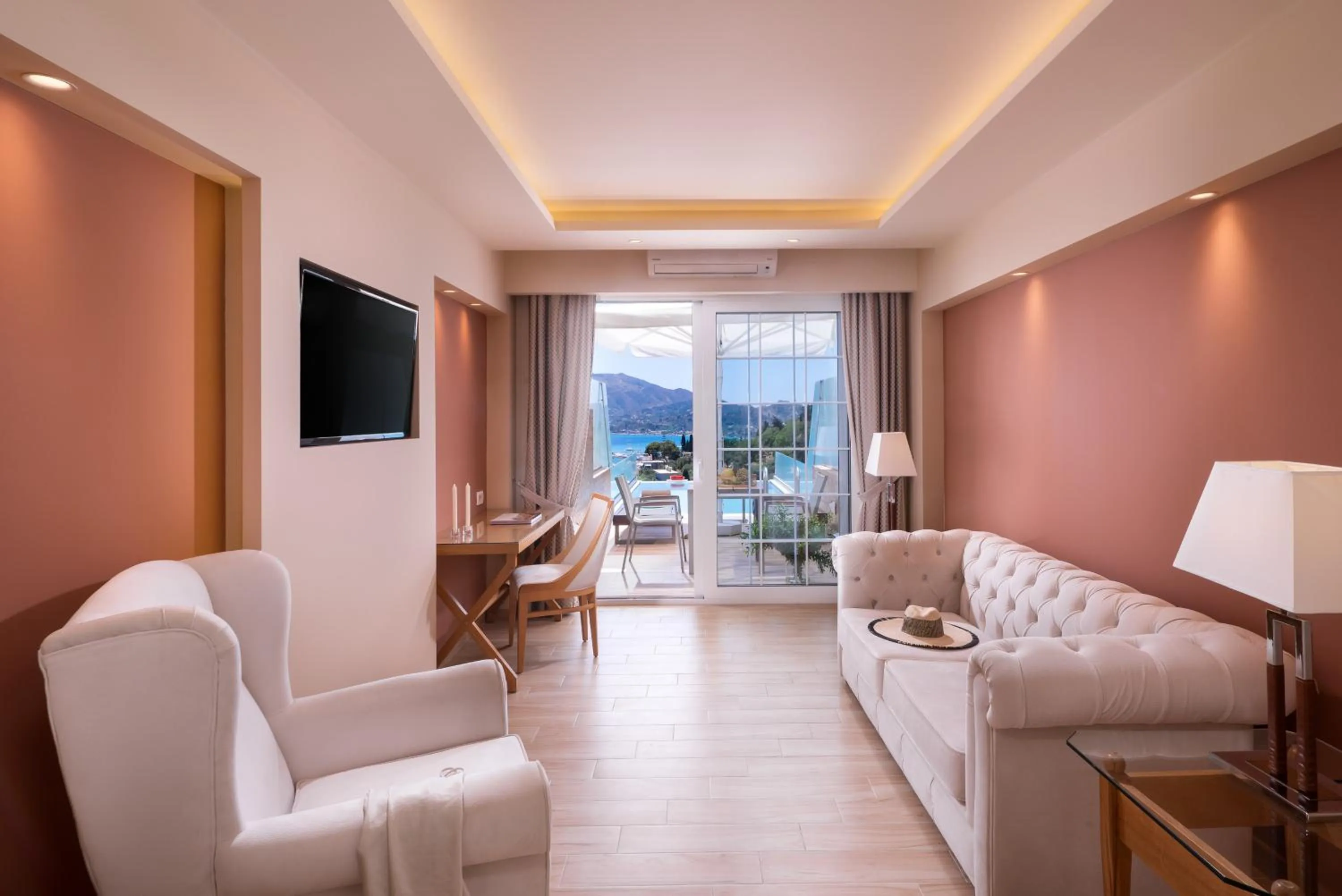 Seating area in Avalon Palace Hotel