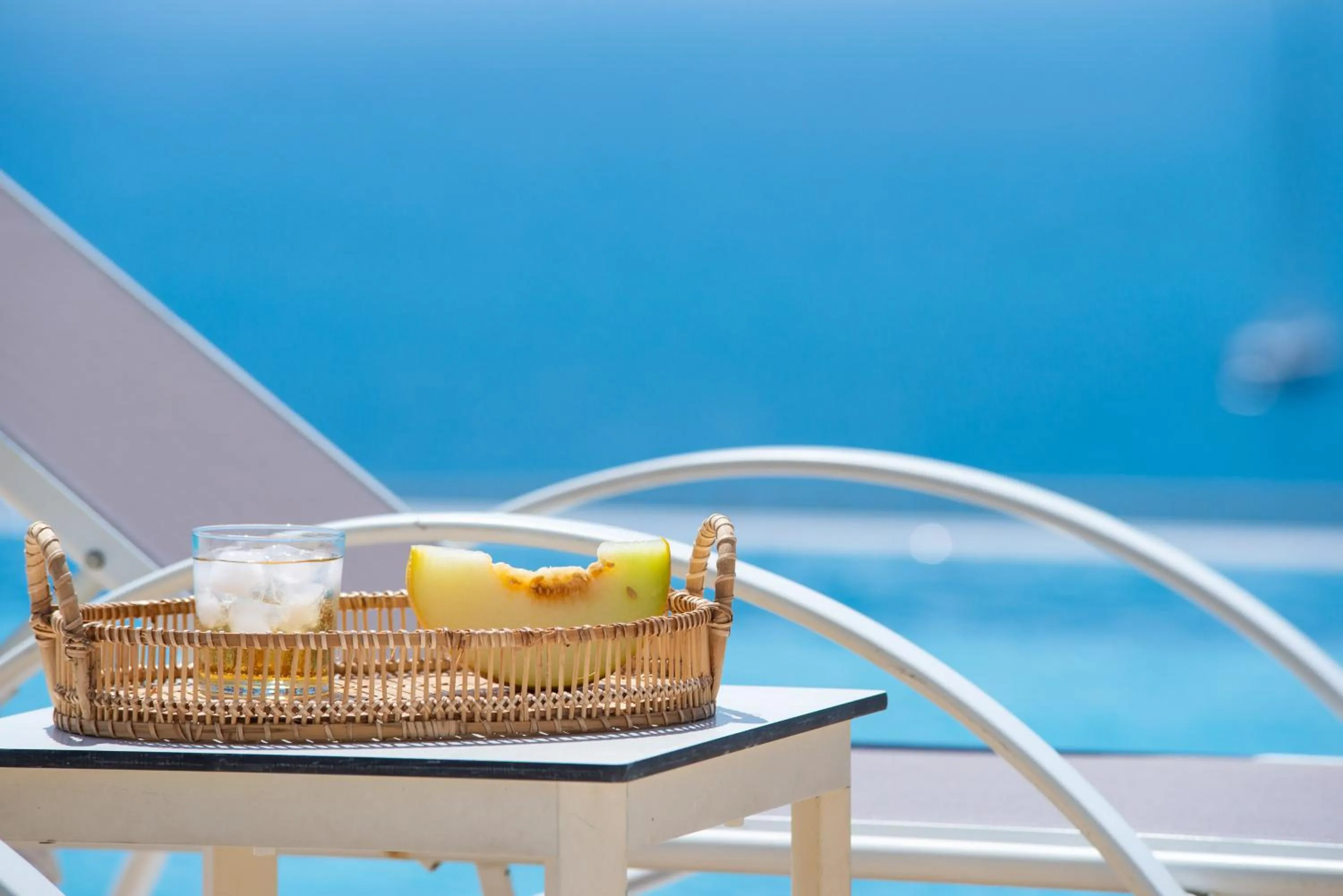 Swimming pool in Avalon Palace Hotel