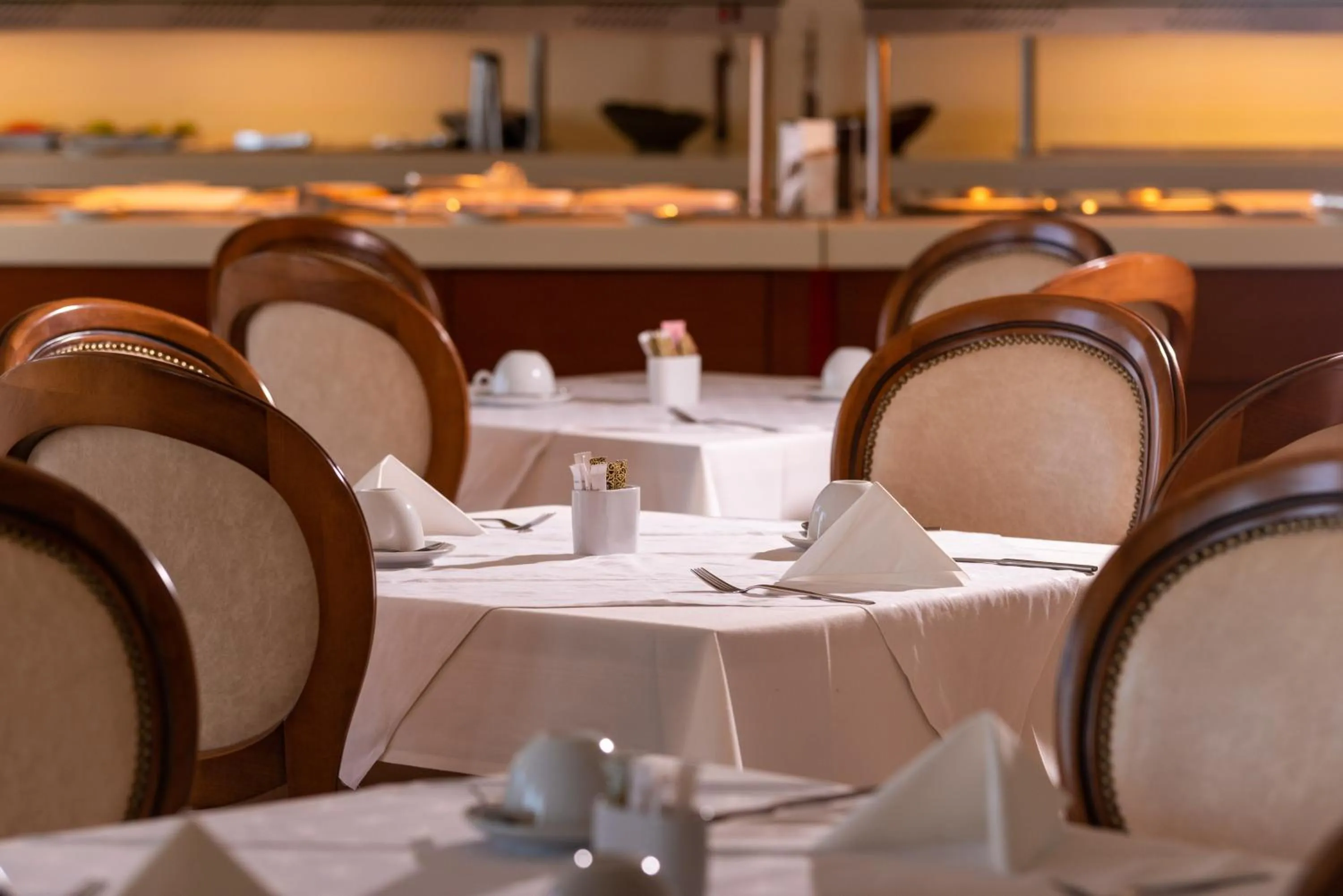 Restaurant/places to eat in Avalon Palace Hotel