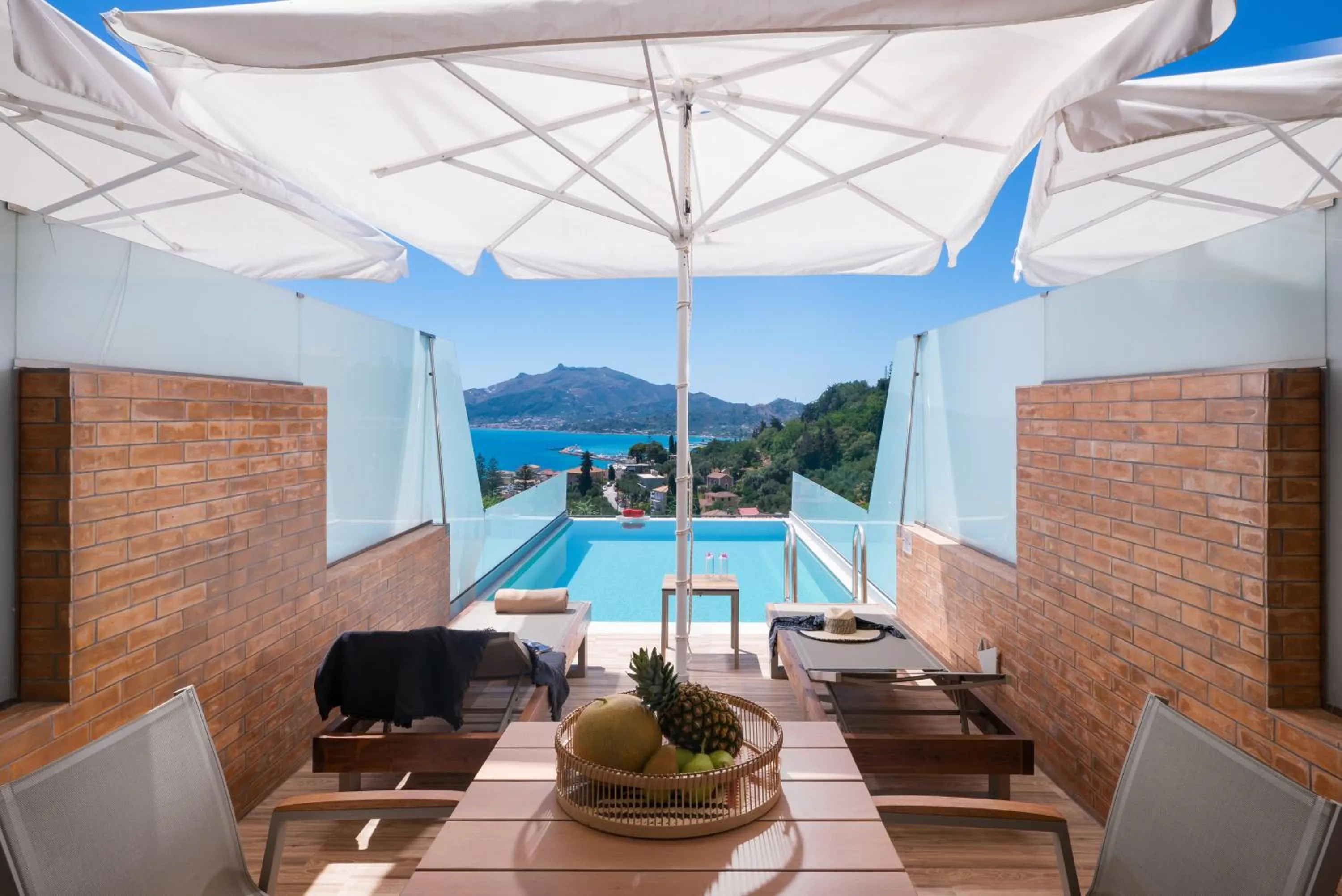 Patio in Avalon Palace Hotel