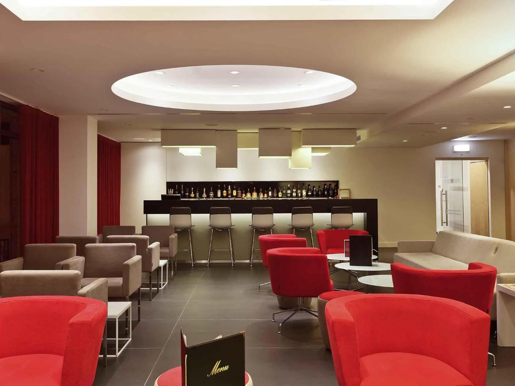 Lounge or bar in Hotel Mercure Braga Centro