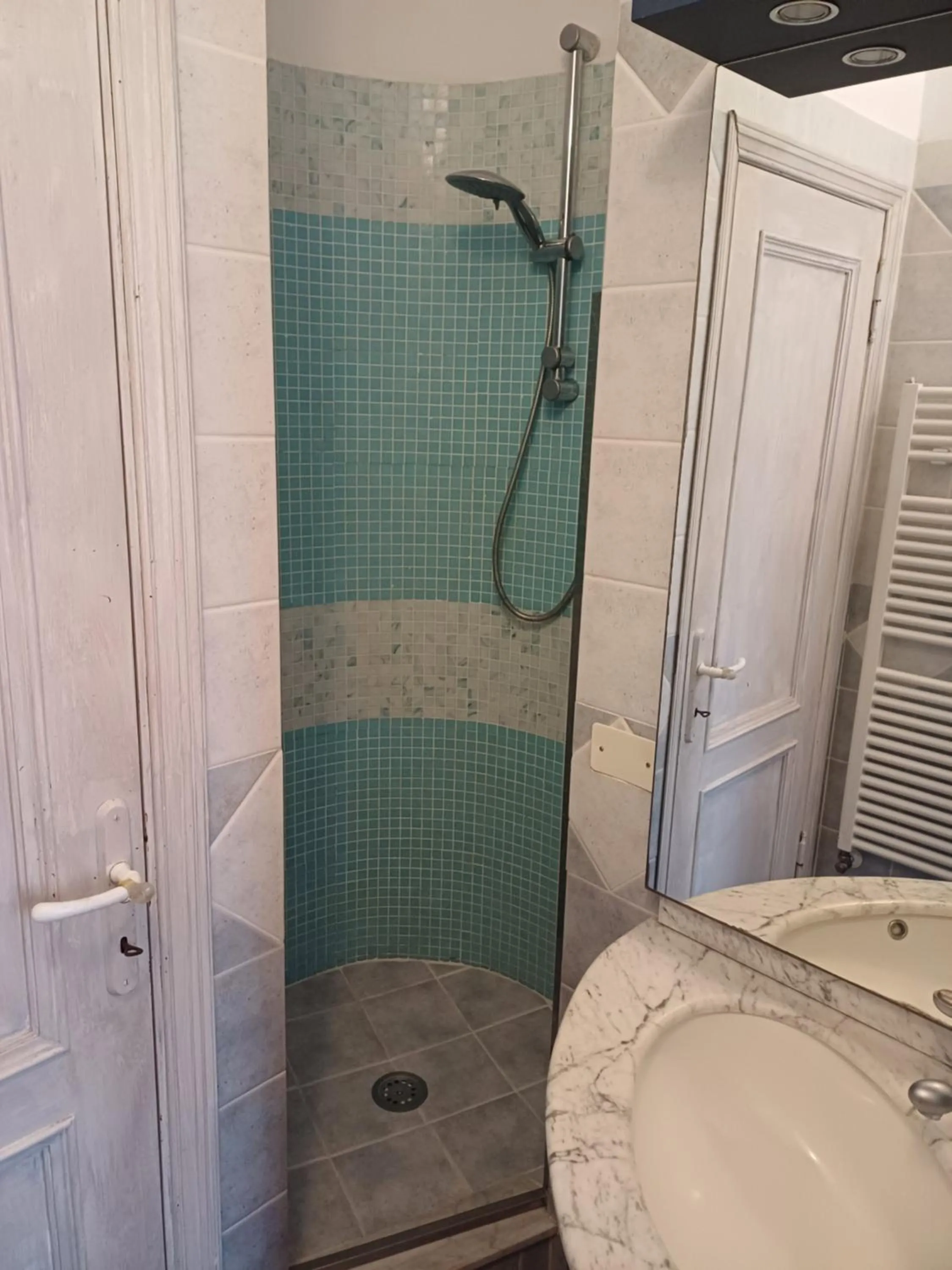 Shower in DAGO Farmhouse