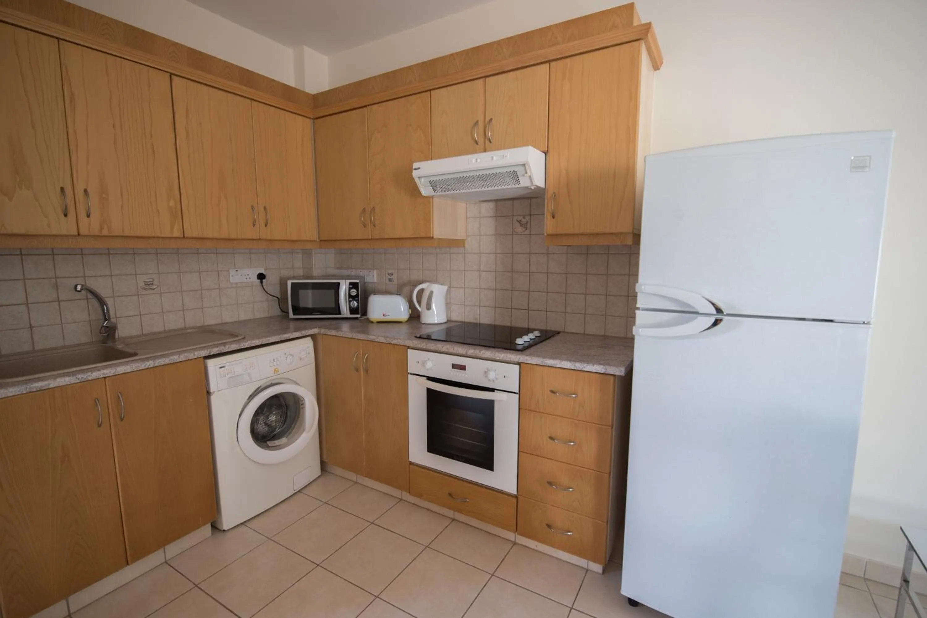 Kitchen or kitchenette in La Casa Di Napa Apartments