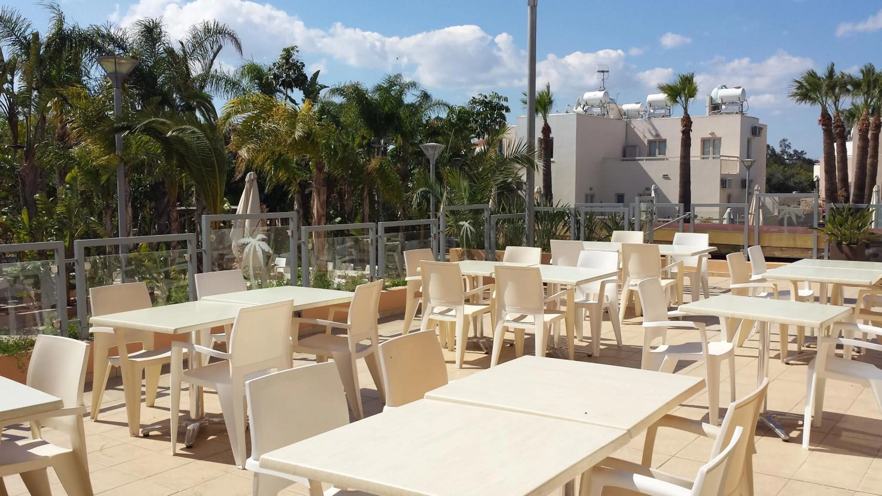 Restaurant/places to eat in La Casa Di Napa Apartments