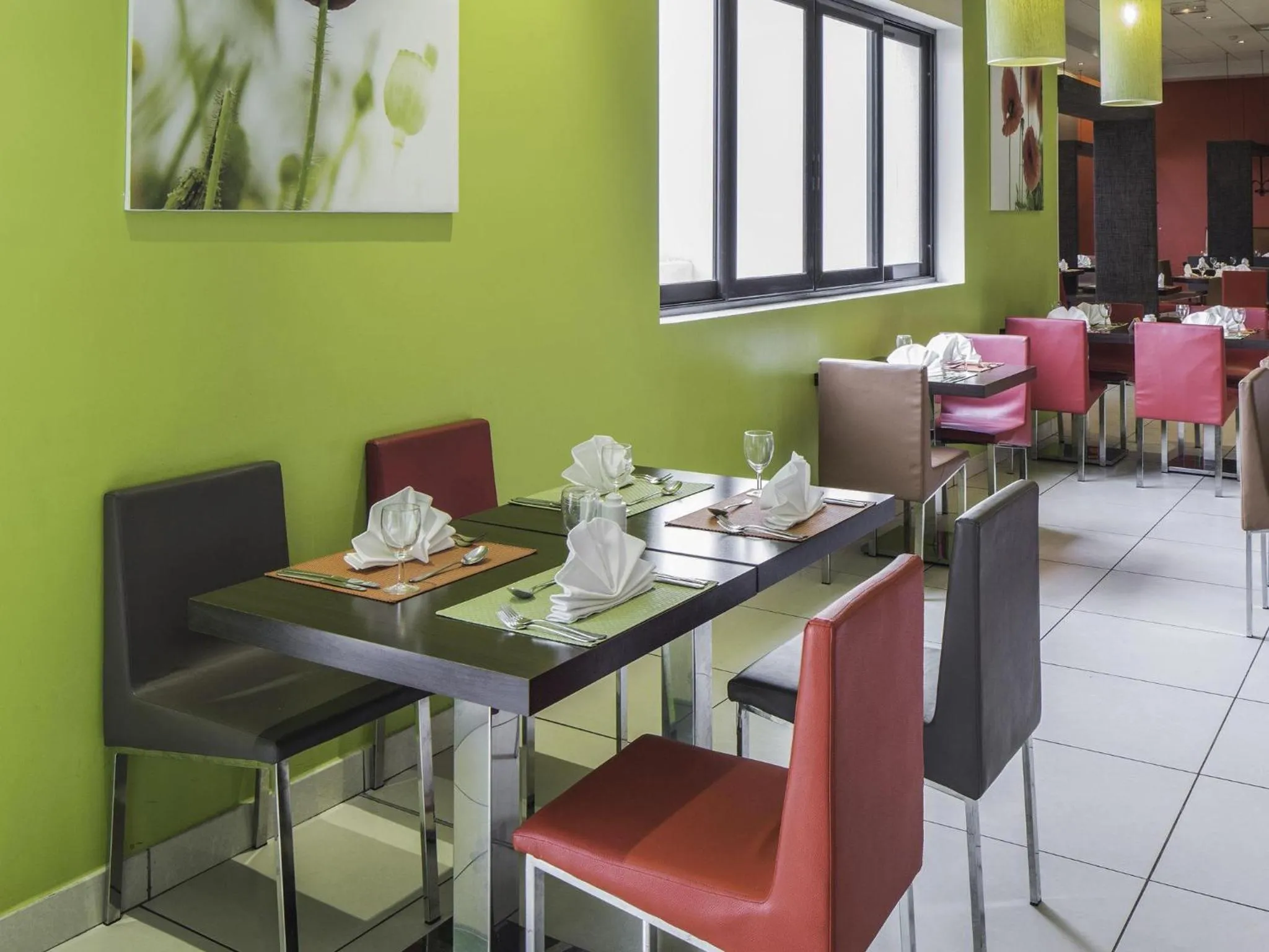 Restaurant/places to eat in Ibis Constantine