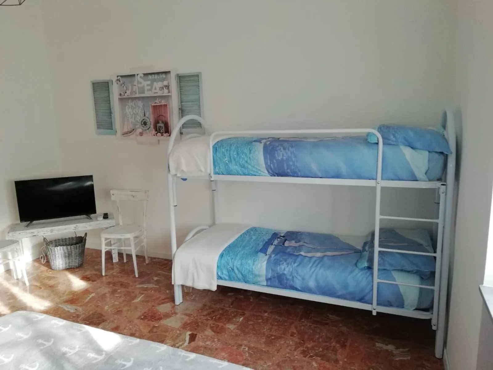 Bed in Good Morning Shopping