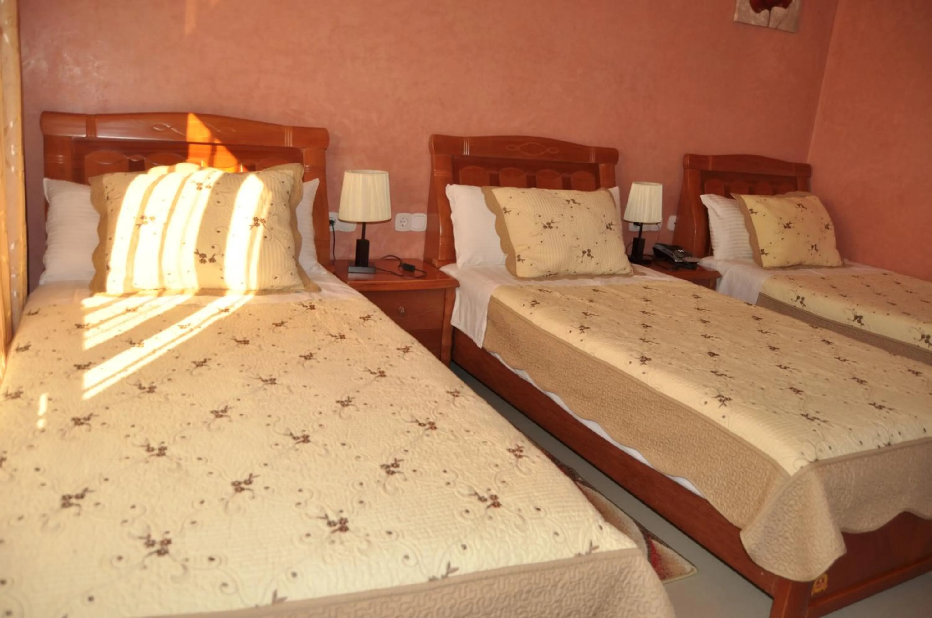 City view, Bed in Hôtel Atenas