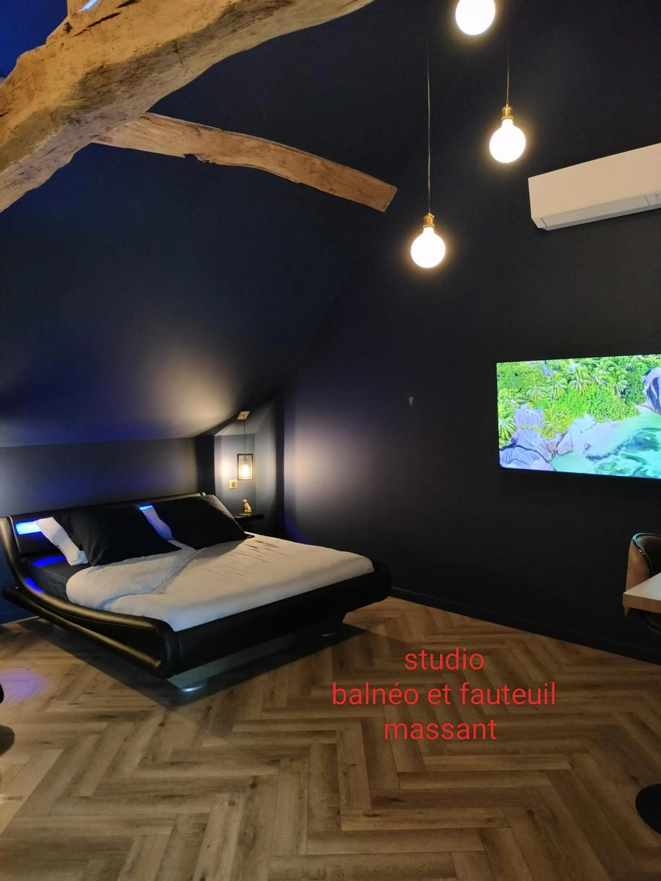 Bed in Calme et Volupté