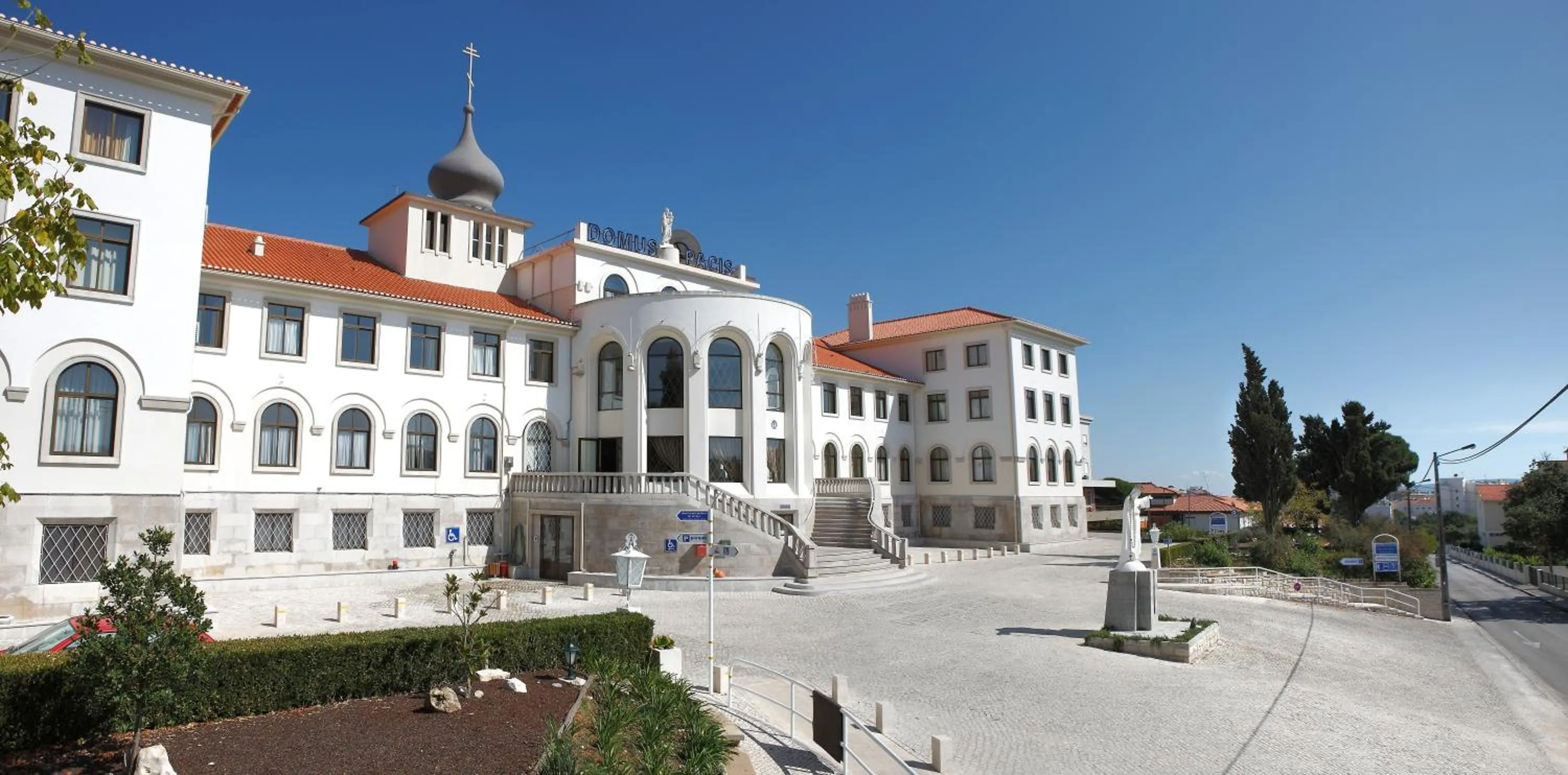 Patio in Domus Pacis Fatima Hotel