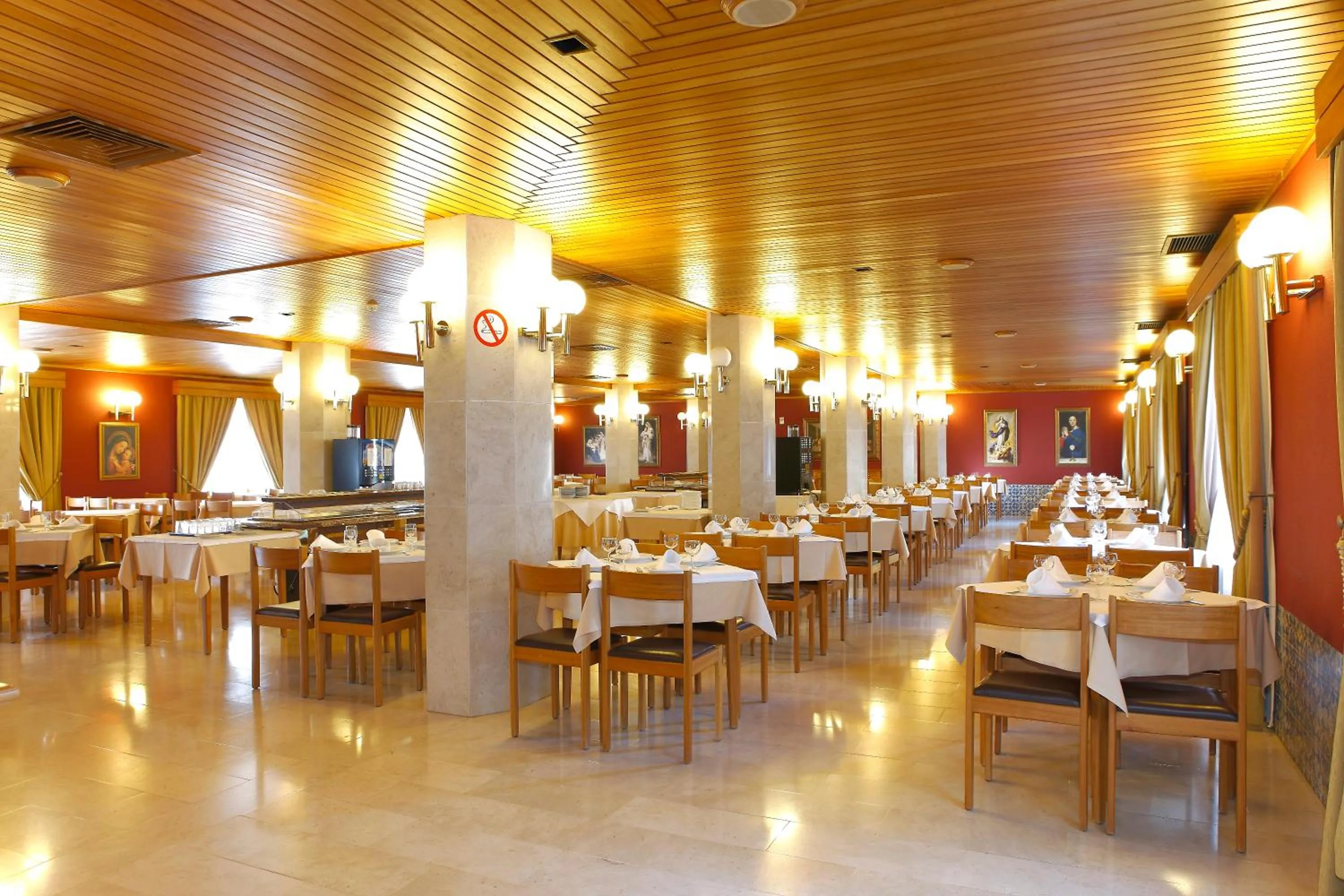 Restaurant/places to eat in Domus Pacis Fatima Hotel
