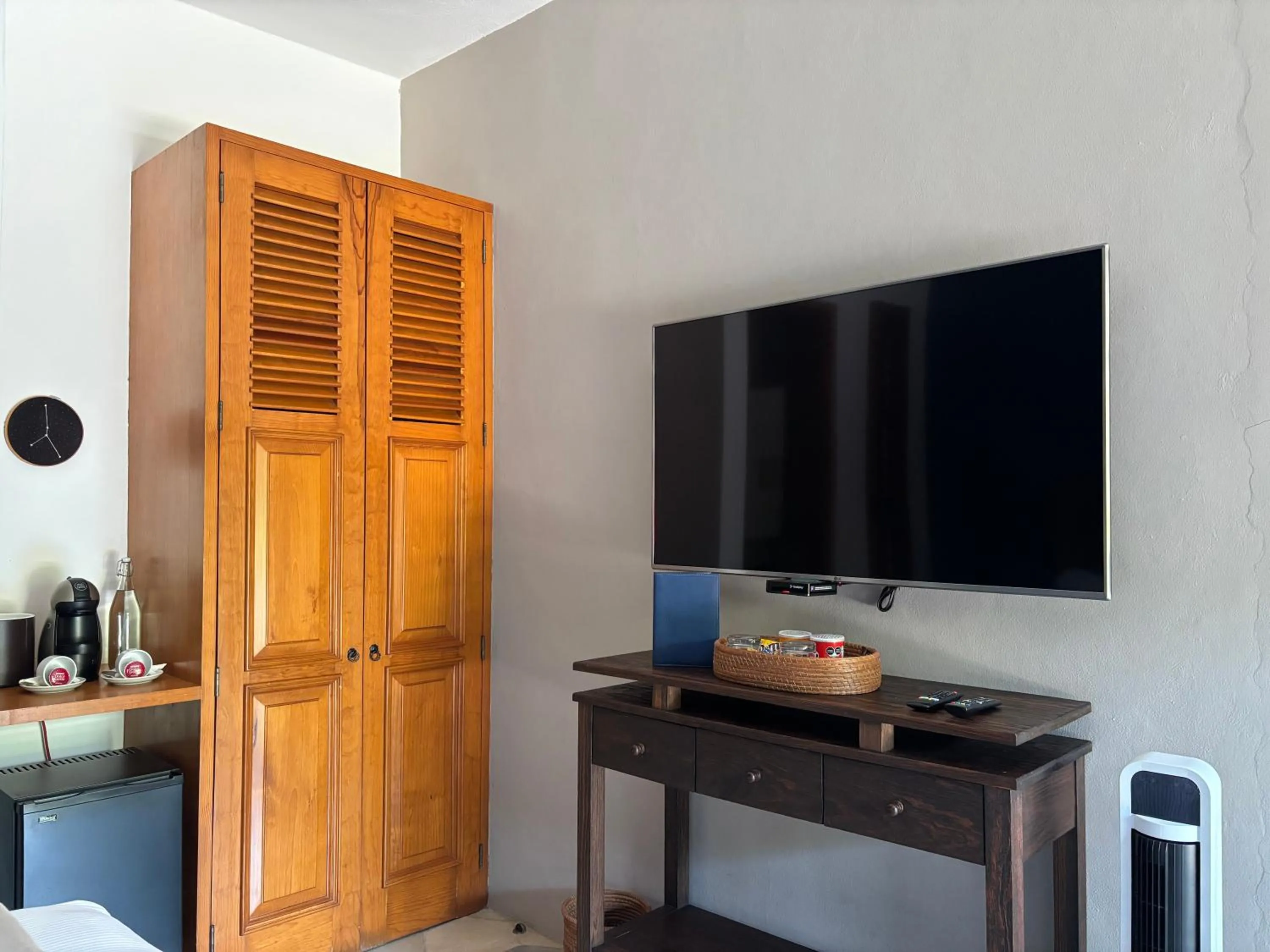 TV and multimedia in Hotel Boutique Unico Avandaro