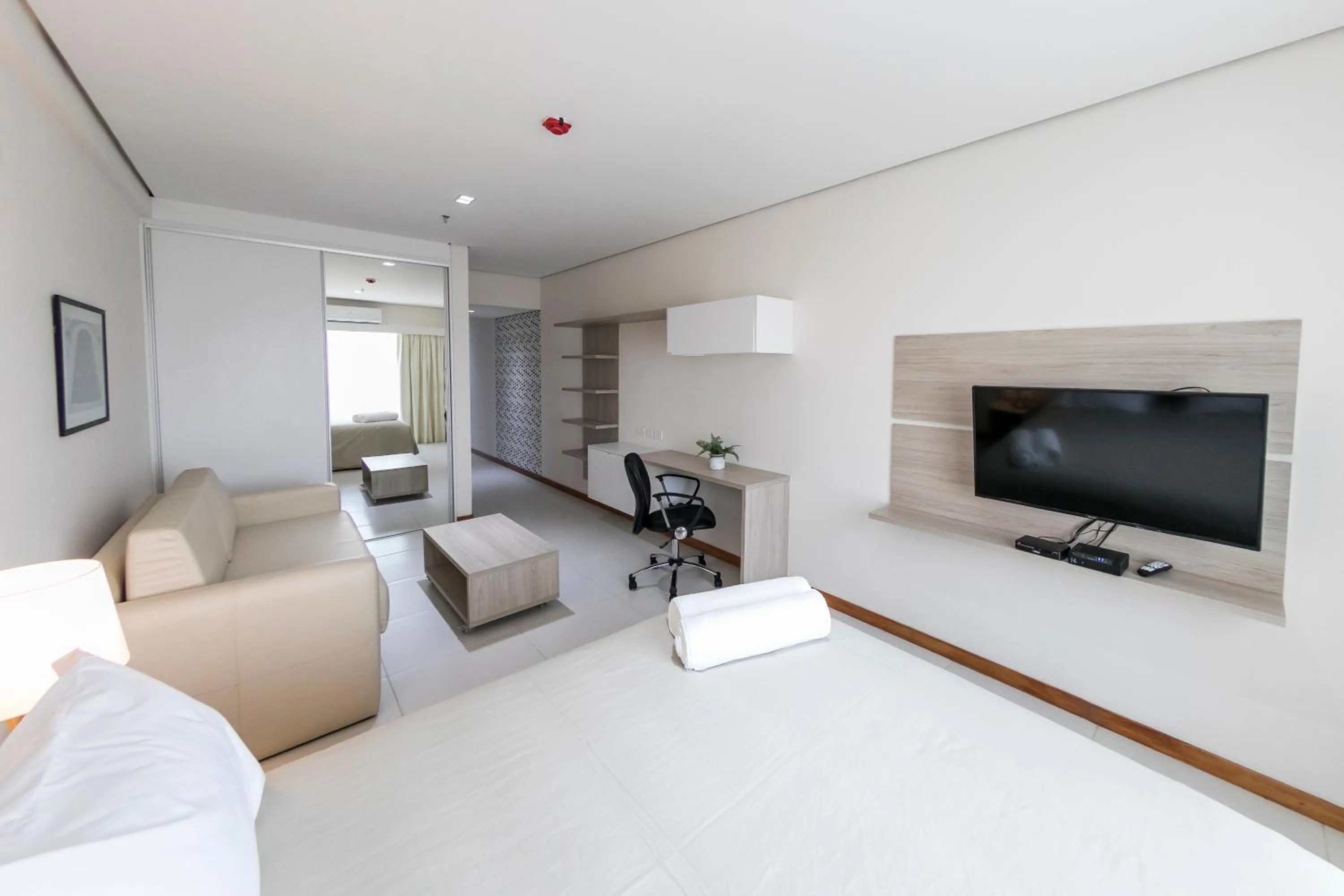 TV and multimedia, Bed in Asuncion Rent Suites Centro