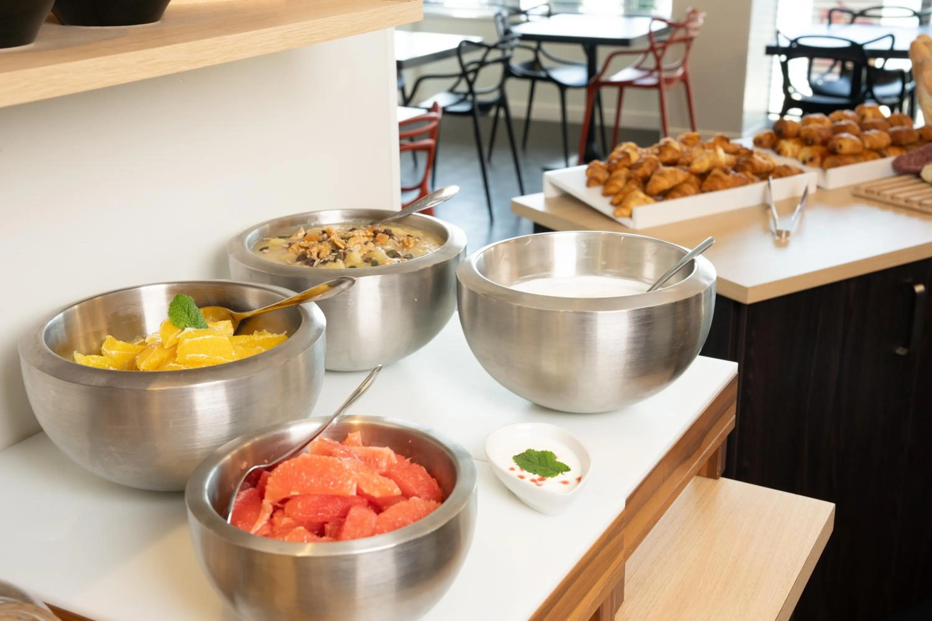 Food and drinks in ibis Styles Saumur Gare Centre