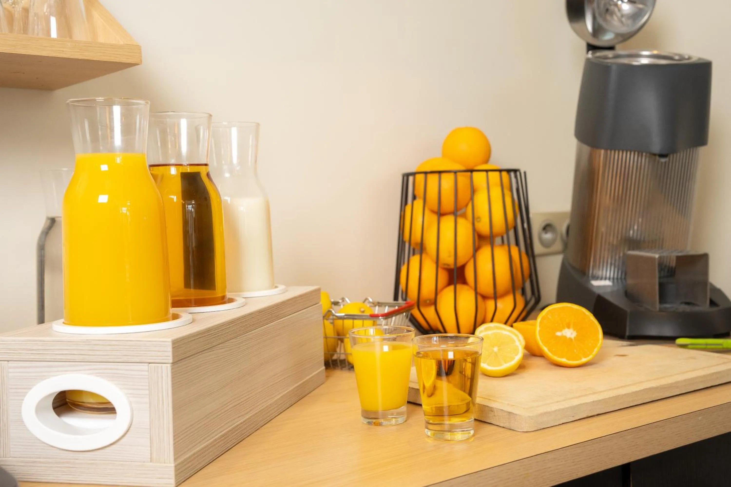 Food and drinks in ibis Styles Saumur Gare Centre