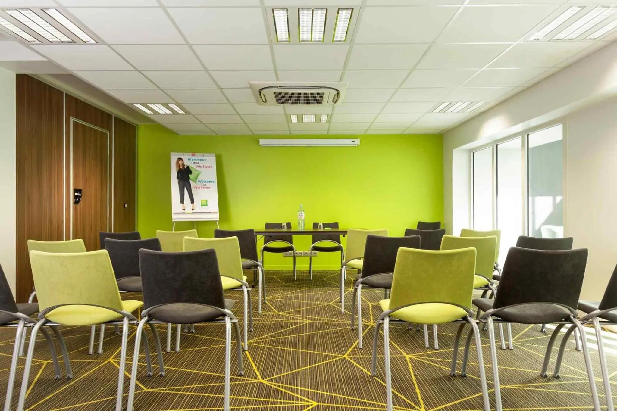 Meeting/conference room in ibis Styles Saumur Gare Centre