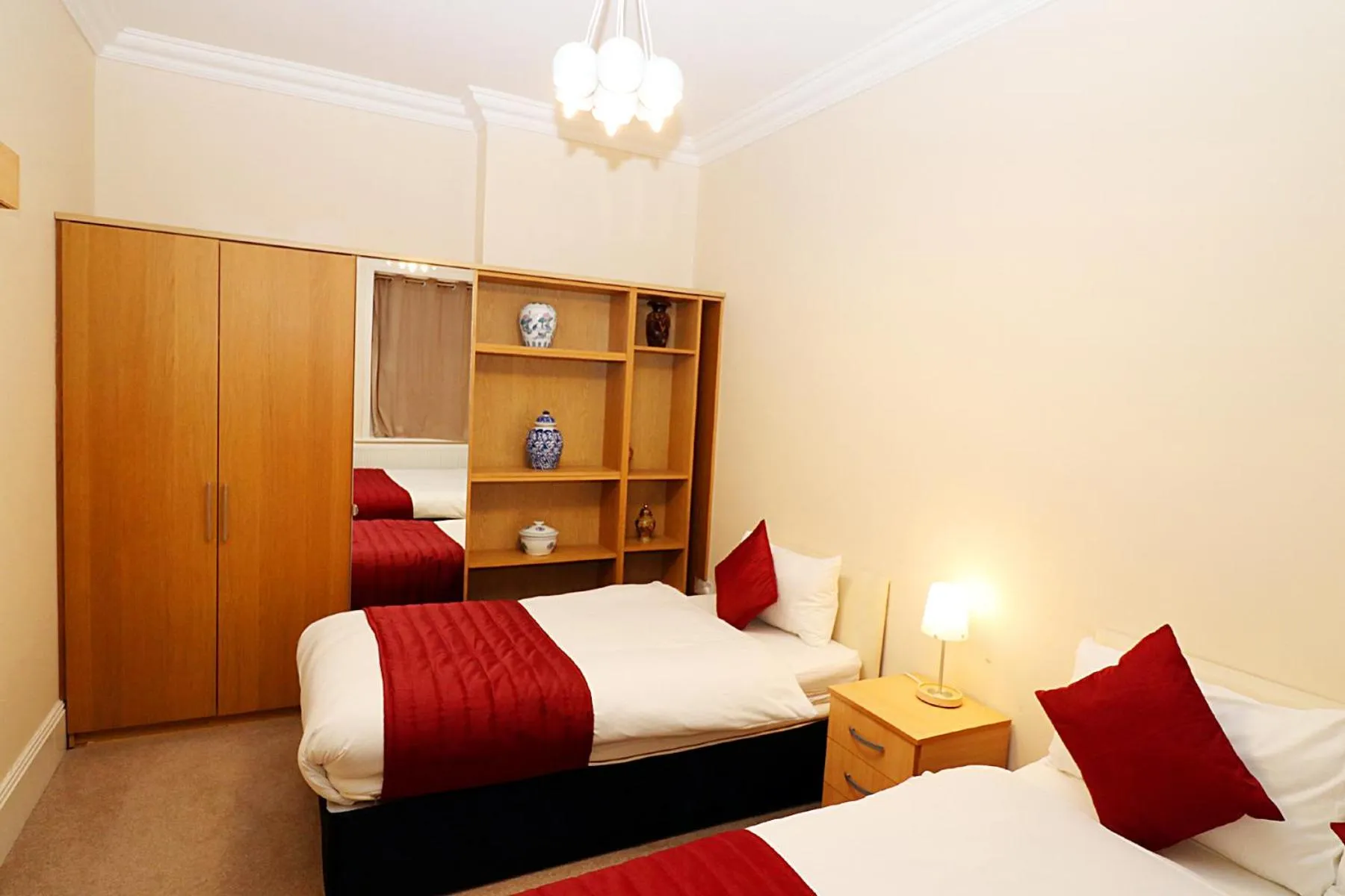 Bed in Gatwick Inn Hotel - For A Peaceful Overnight Stay