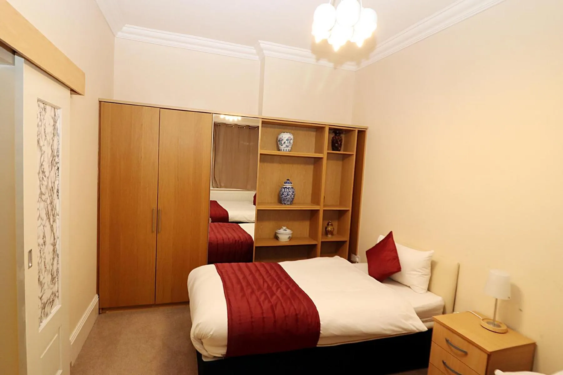 Bed in Gatwick Inn Hotel - For A Peaceful Overnight Stay