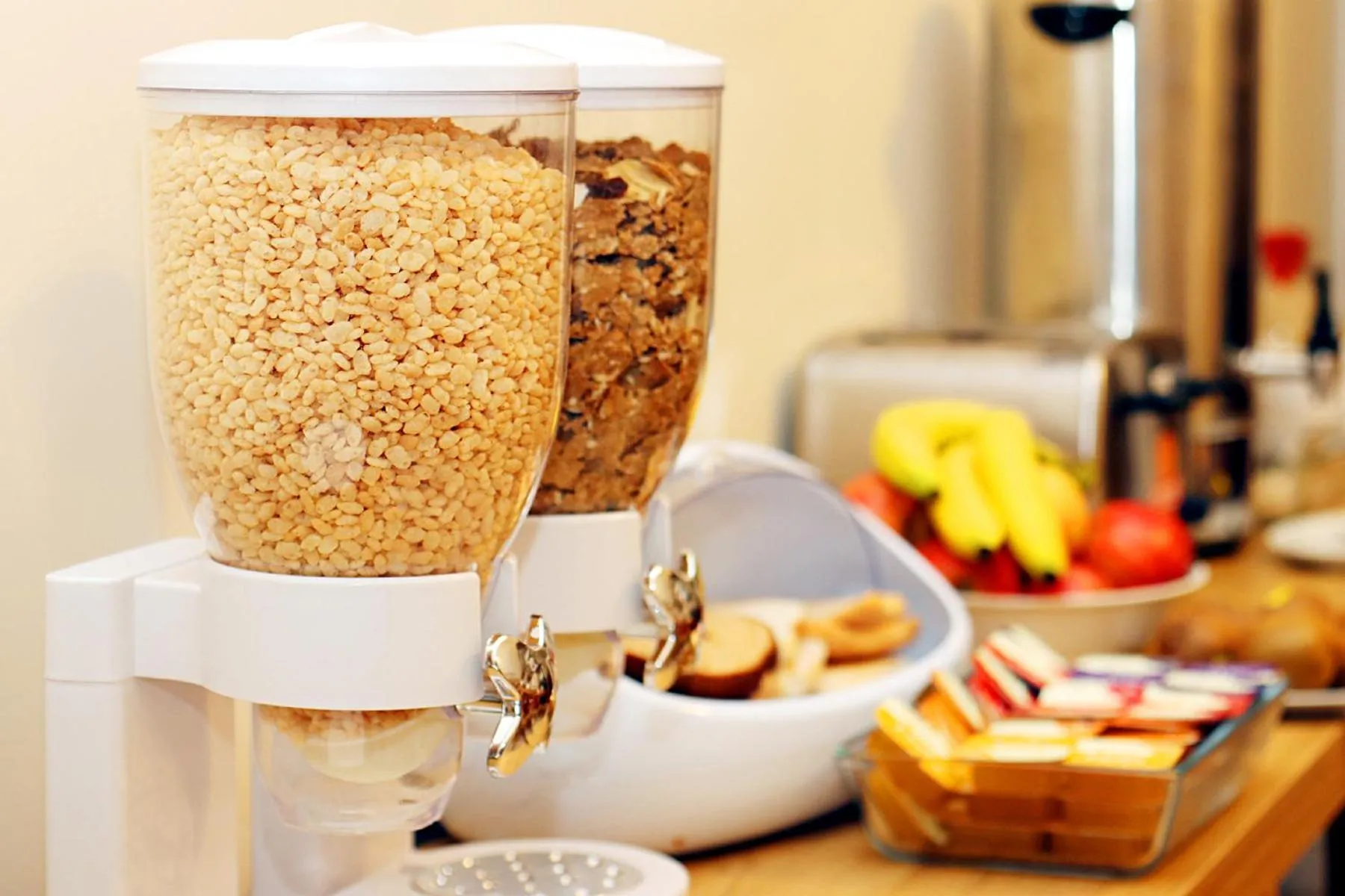 Continental breakfast, Food in Gatwick Inn Hotel - For A Peaceful Overnight Stay