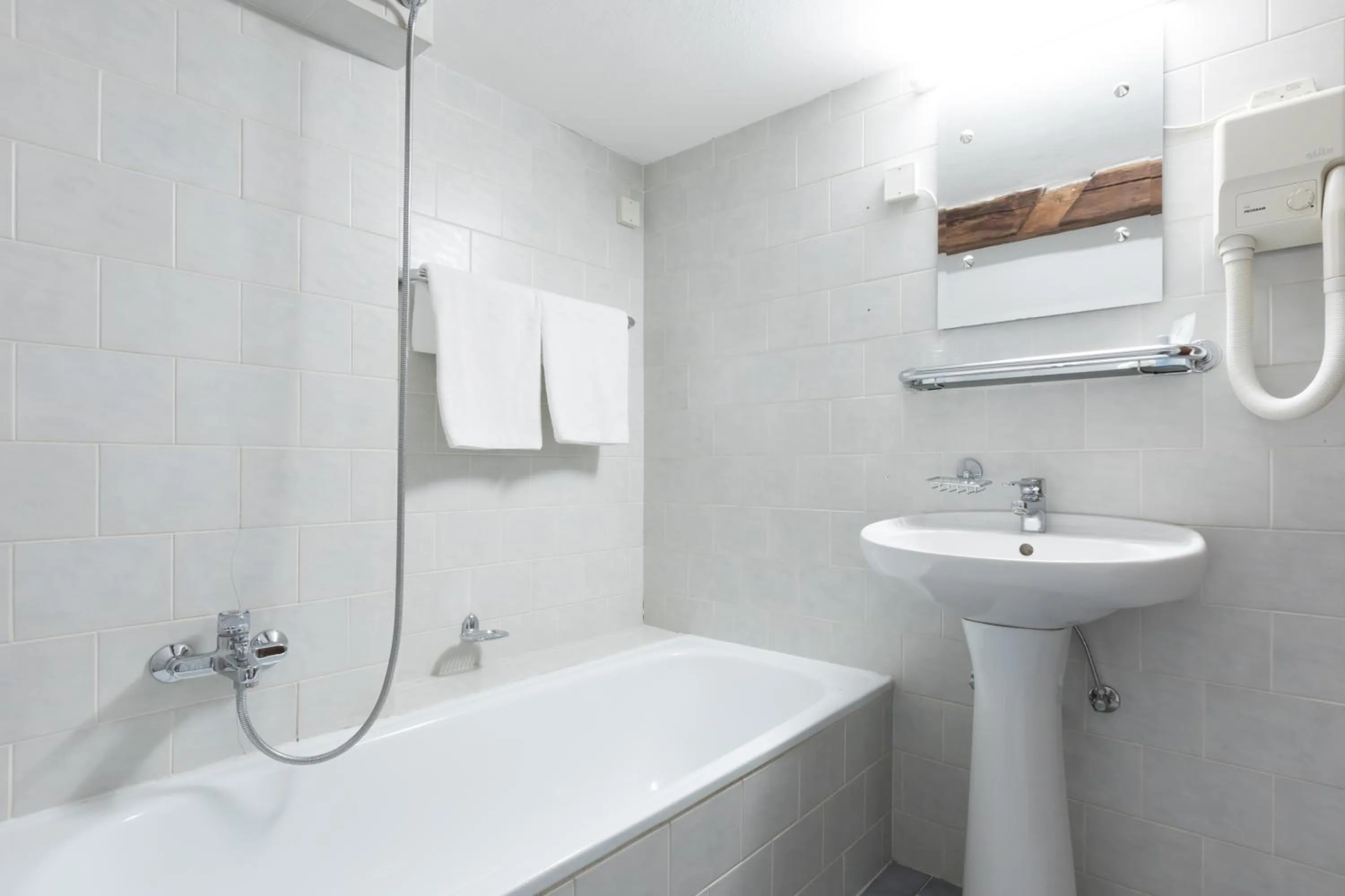 Bathroom in Hotel Celerin