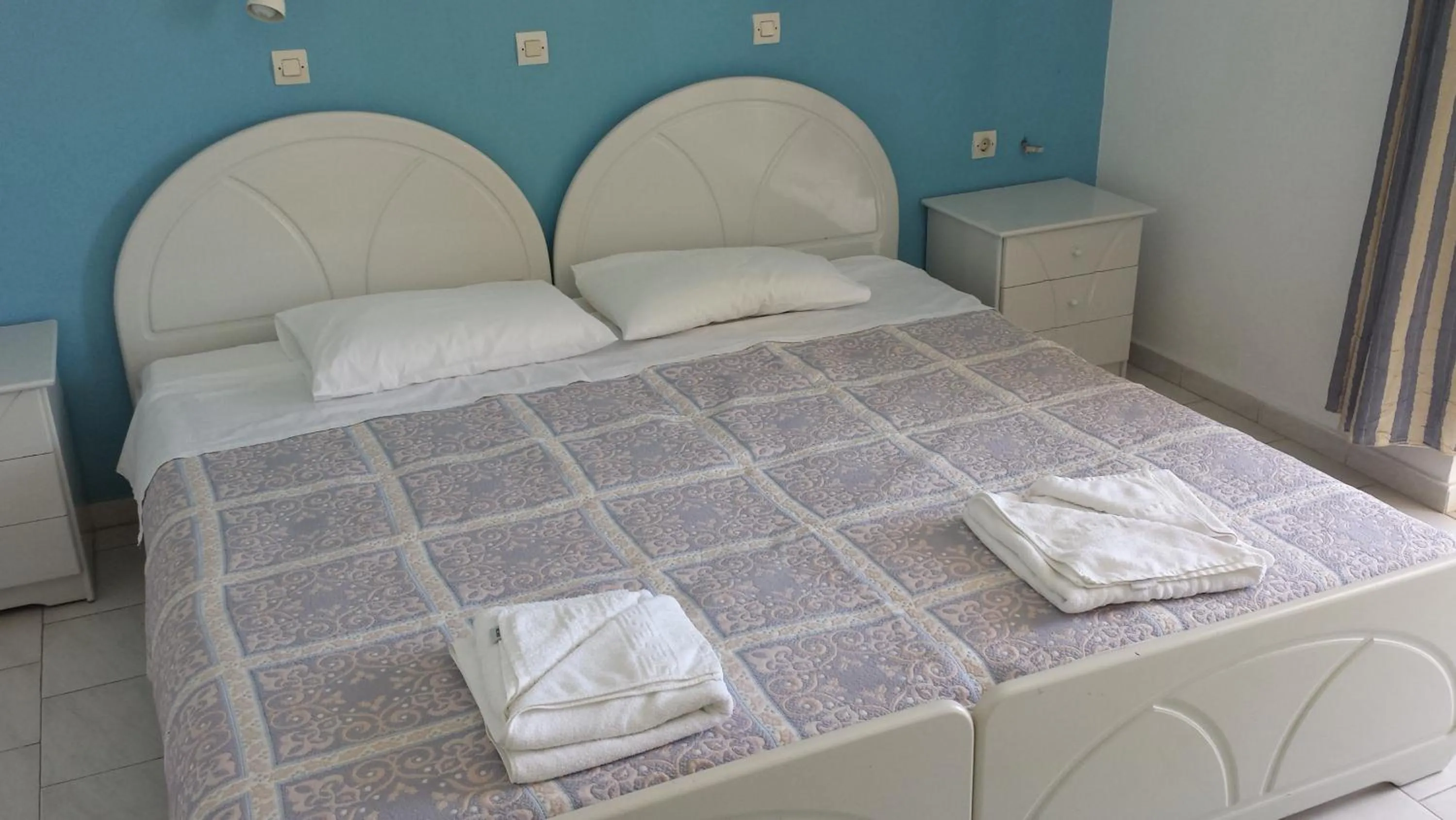 Bed in Kontessa Apartments