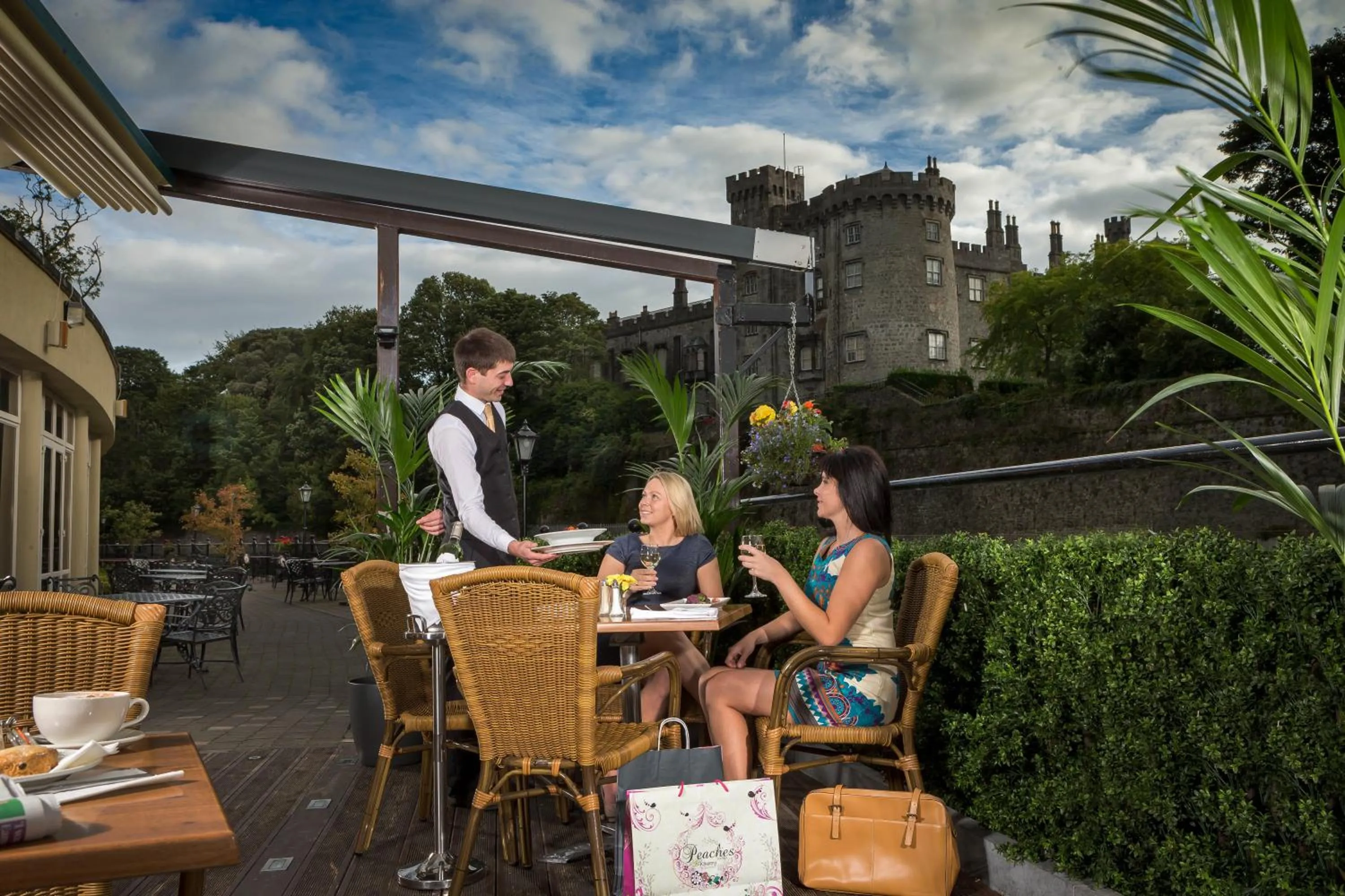 Restaurant/places to eat in Kilkenny River Court Hotel