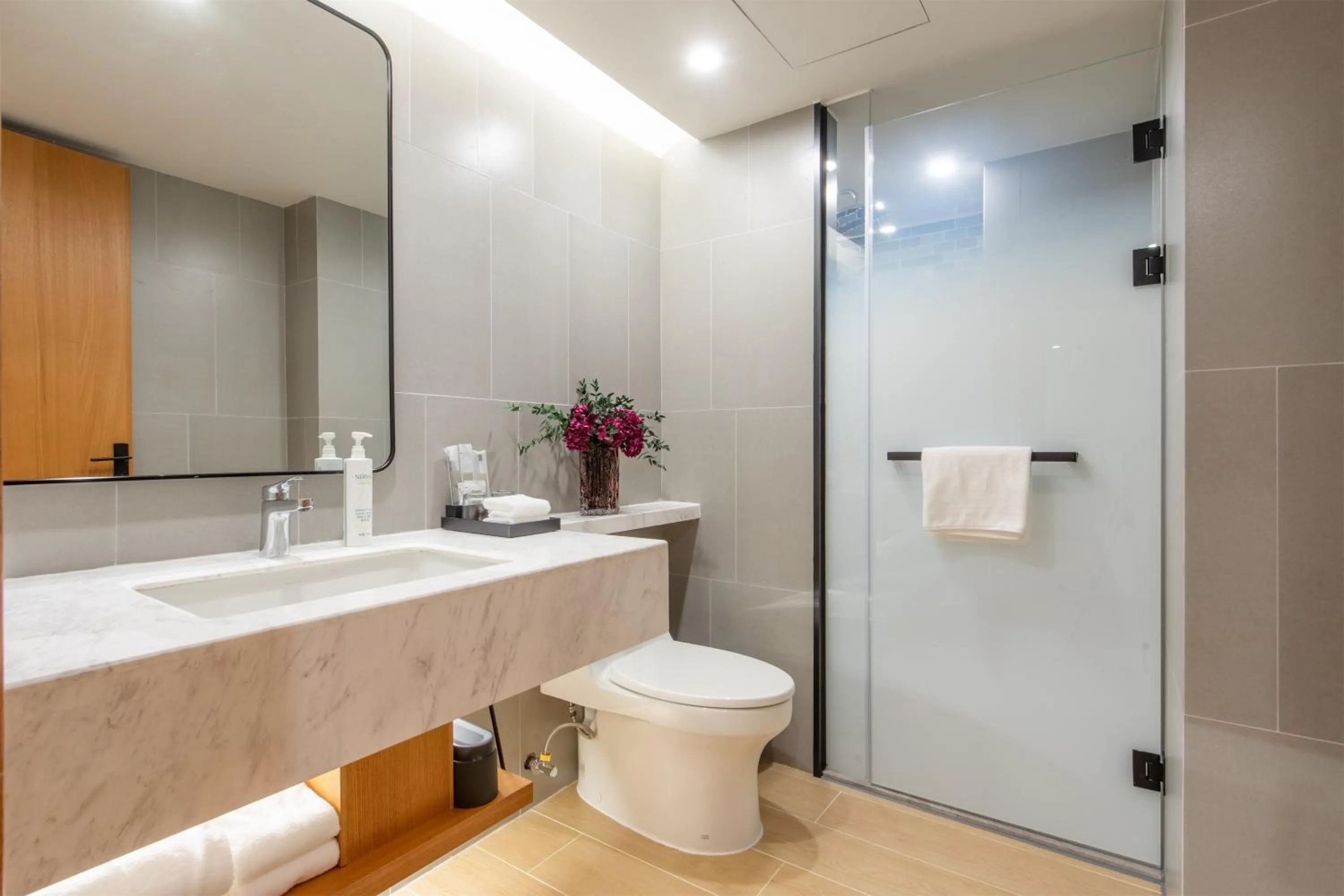 Toilet in Fairfield by Marriott Guangzhou Tianhe Park