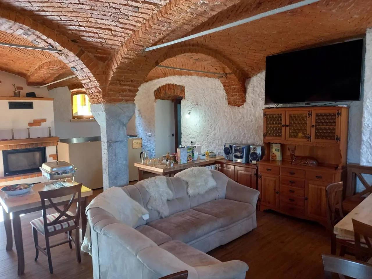 Restaurant/places to eat in Apartments Tubej