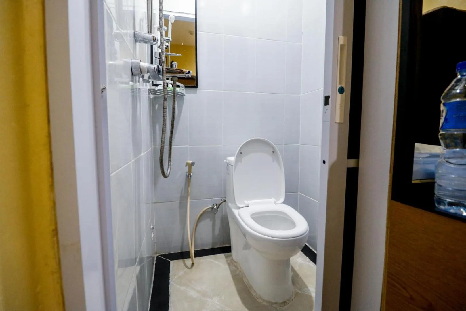 Bathroom in RedDoorz Plus near DC Mall Batam
