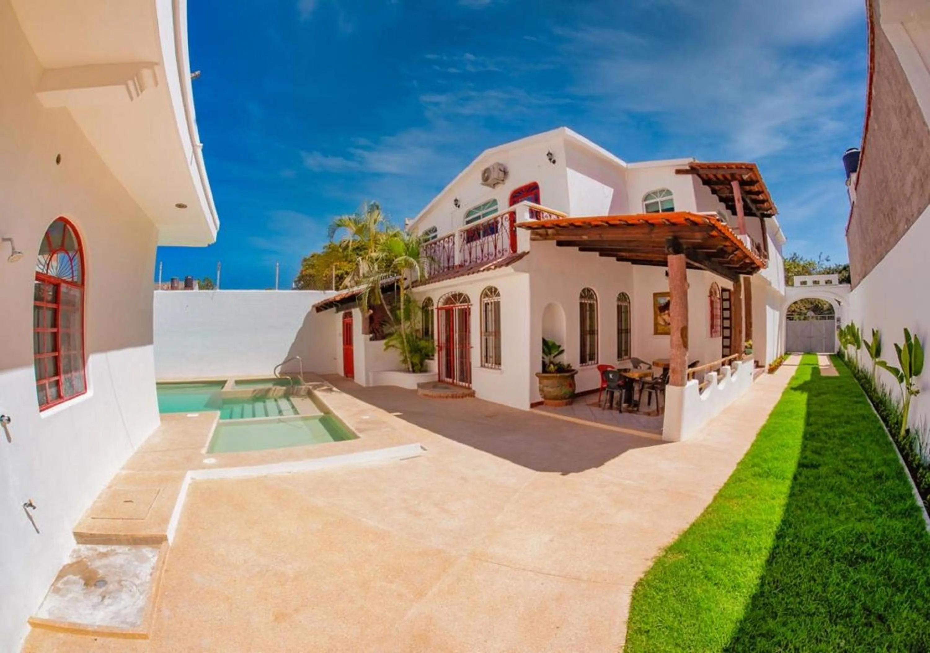 Swimming pool in Hotel Rega Suites Guayabitos - Family & Kitchen