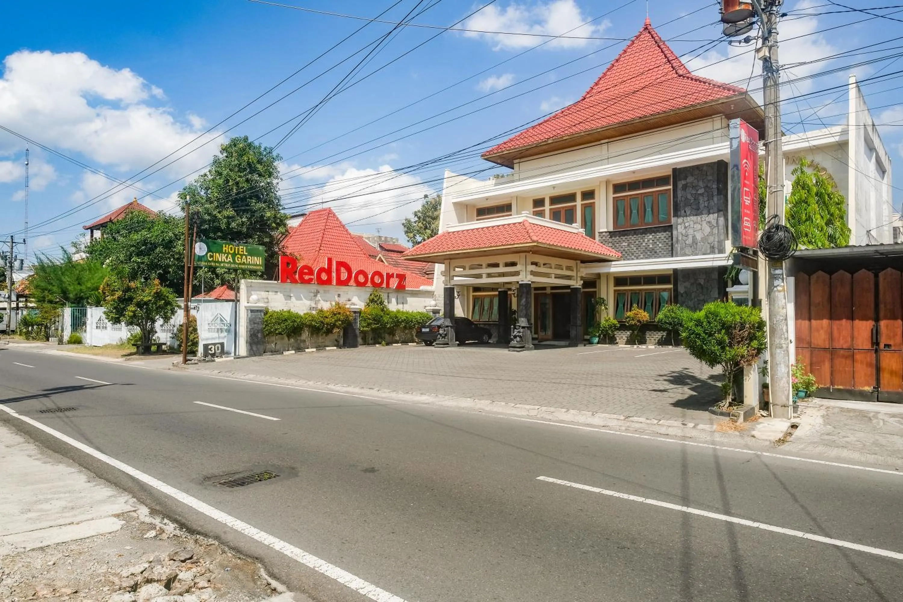 Property building in RedDoorz near XT Square Yogyakarta