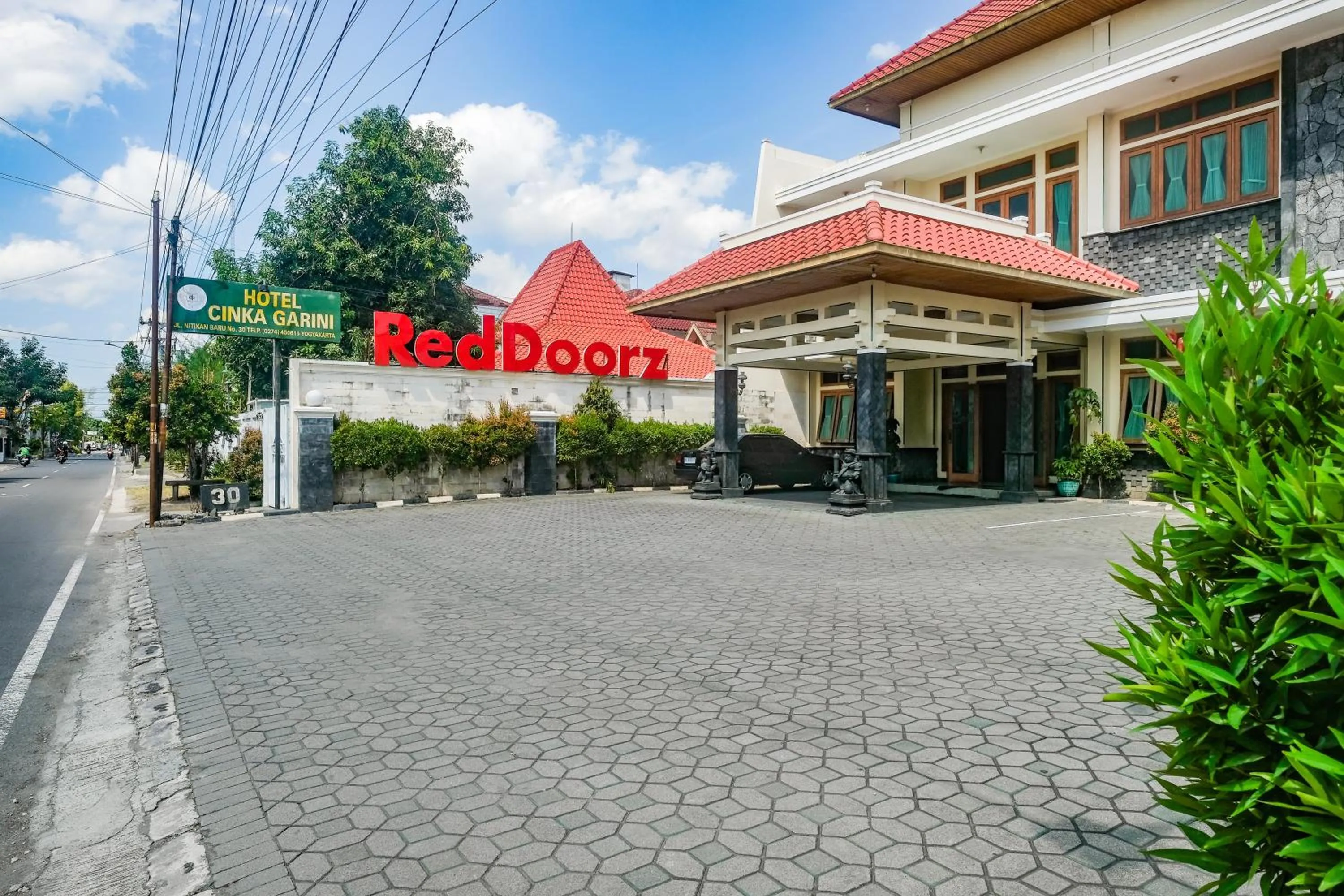 Property building in RedDoorz near XT Square Yogyakarta