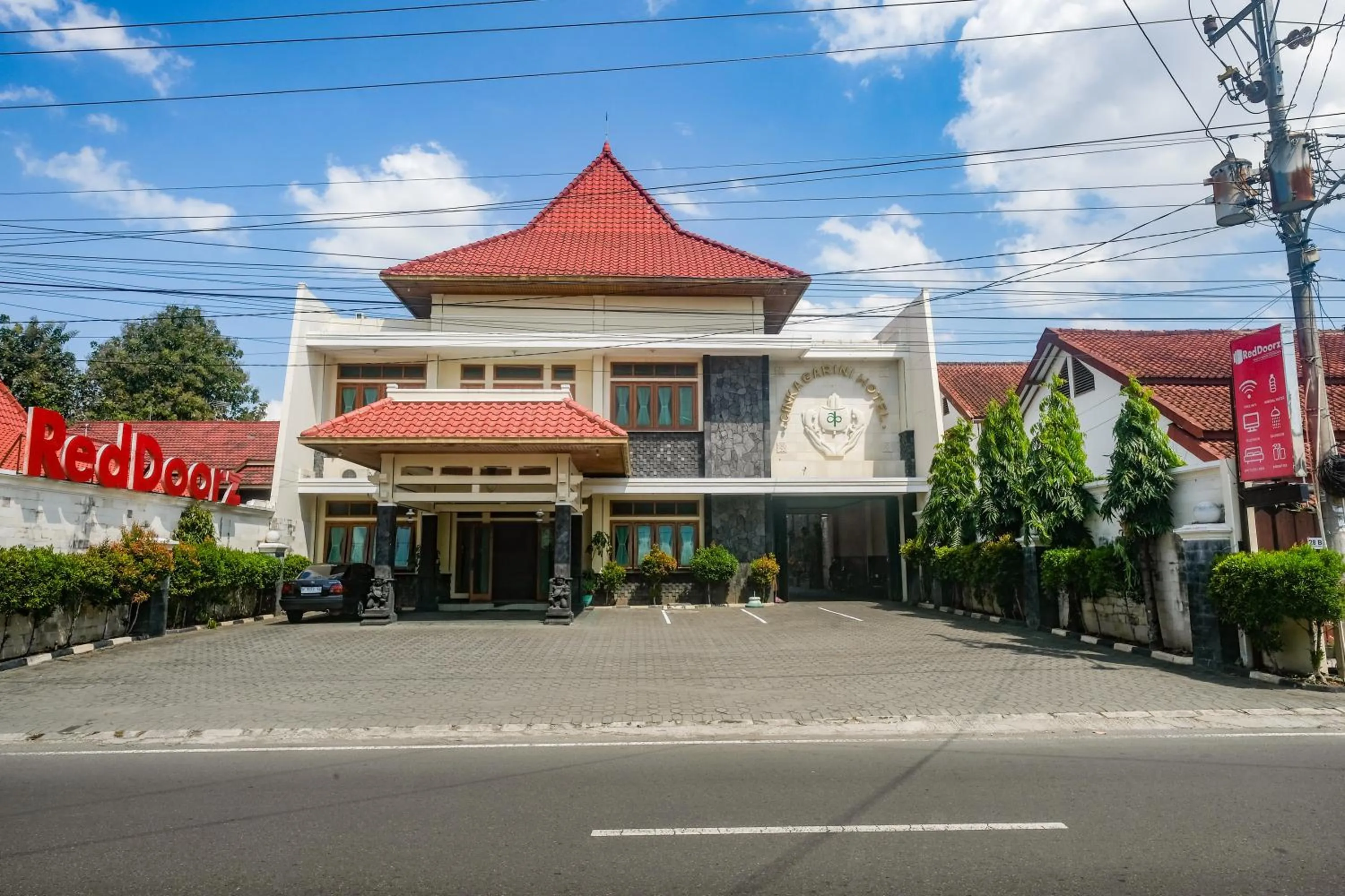 Property building in RedDoorz near XT Square Yogyakarta