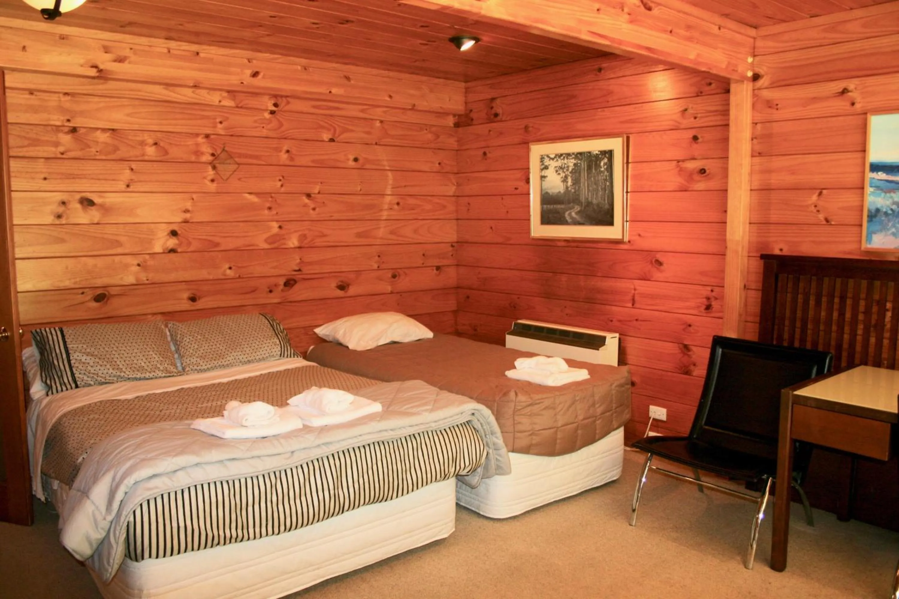 Bedroom in Walnut Grove Lodge