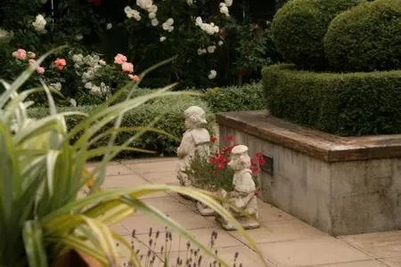 Garden in Walnut Grove Lodge