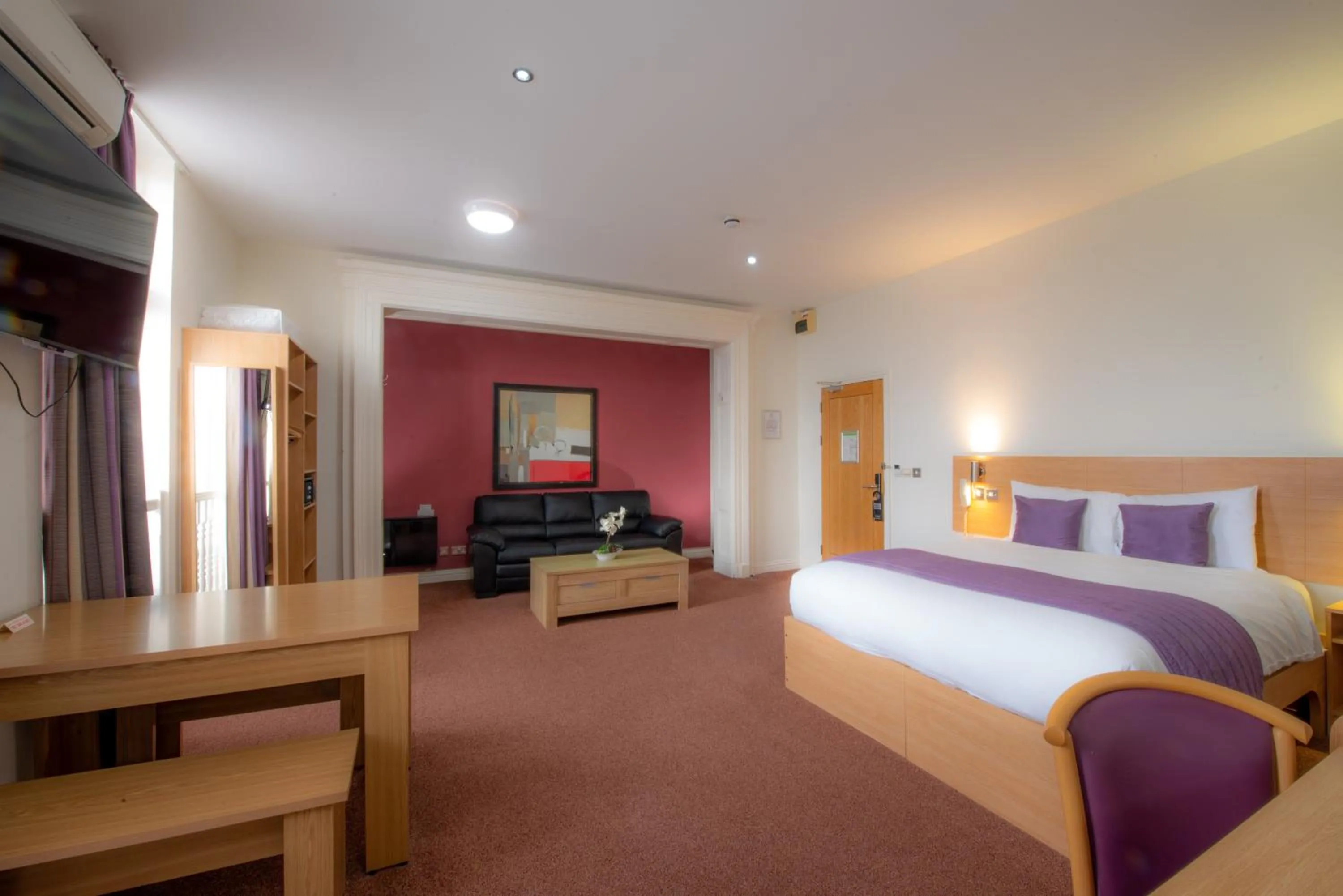 Bedroom, Bed in Fox Connaught London ExCel