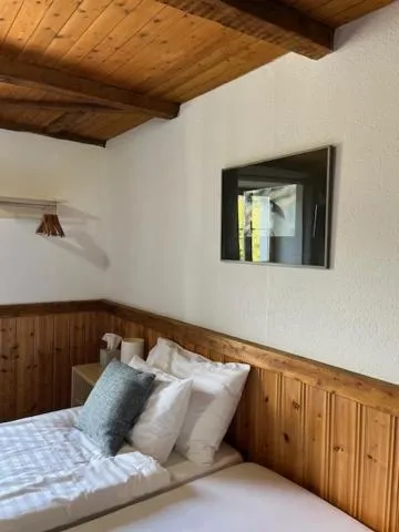 Bed in Auberge du Prévoux