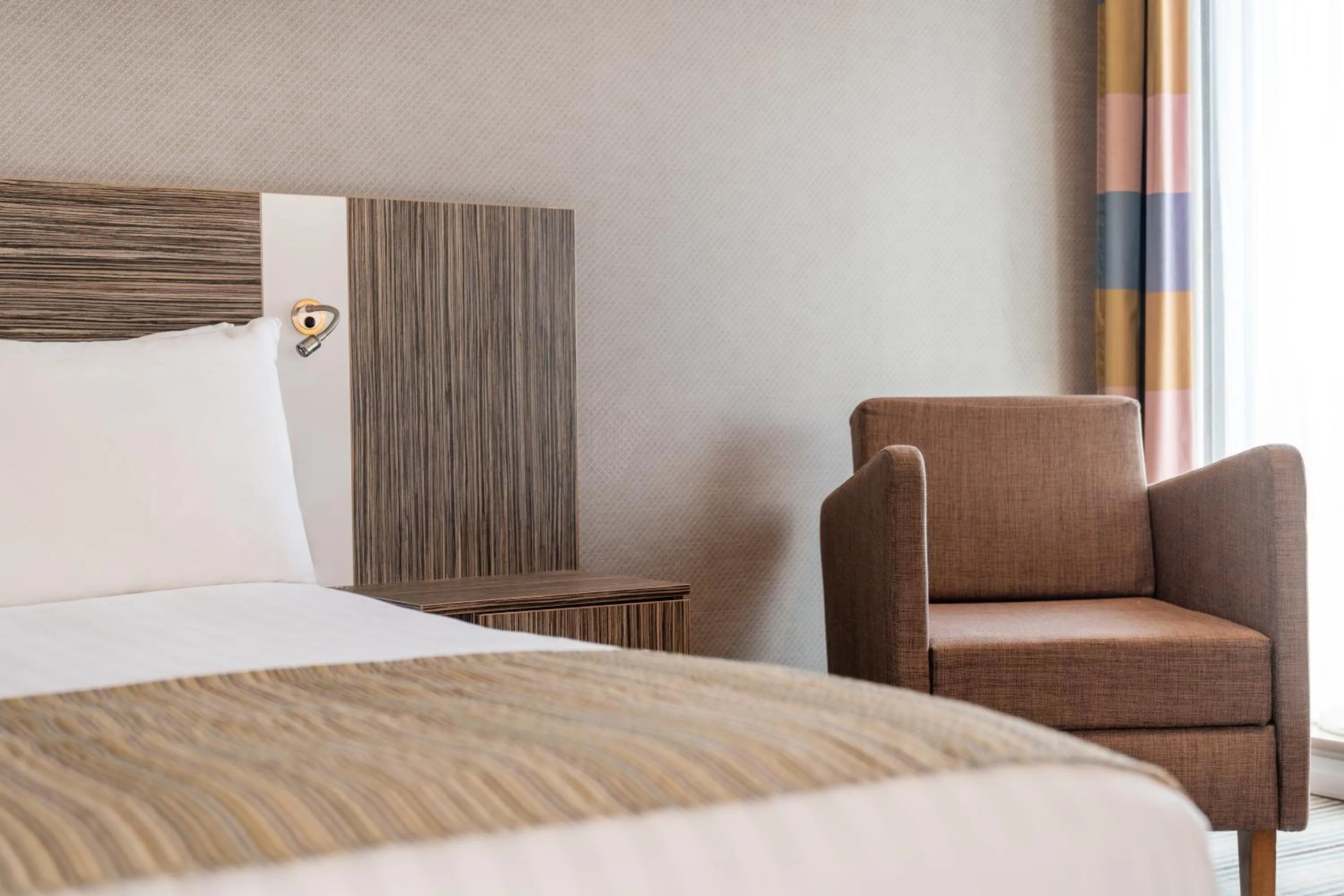 Bedroom, Bed in Holiday Inn Southend by IHG