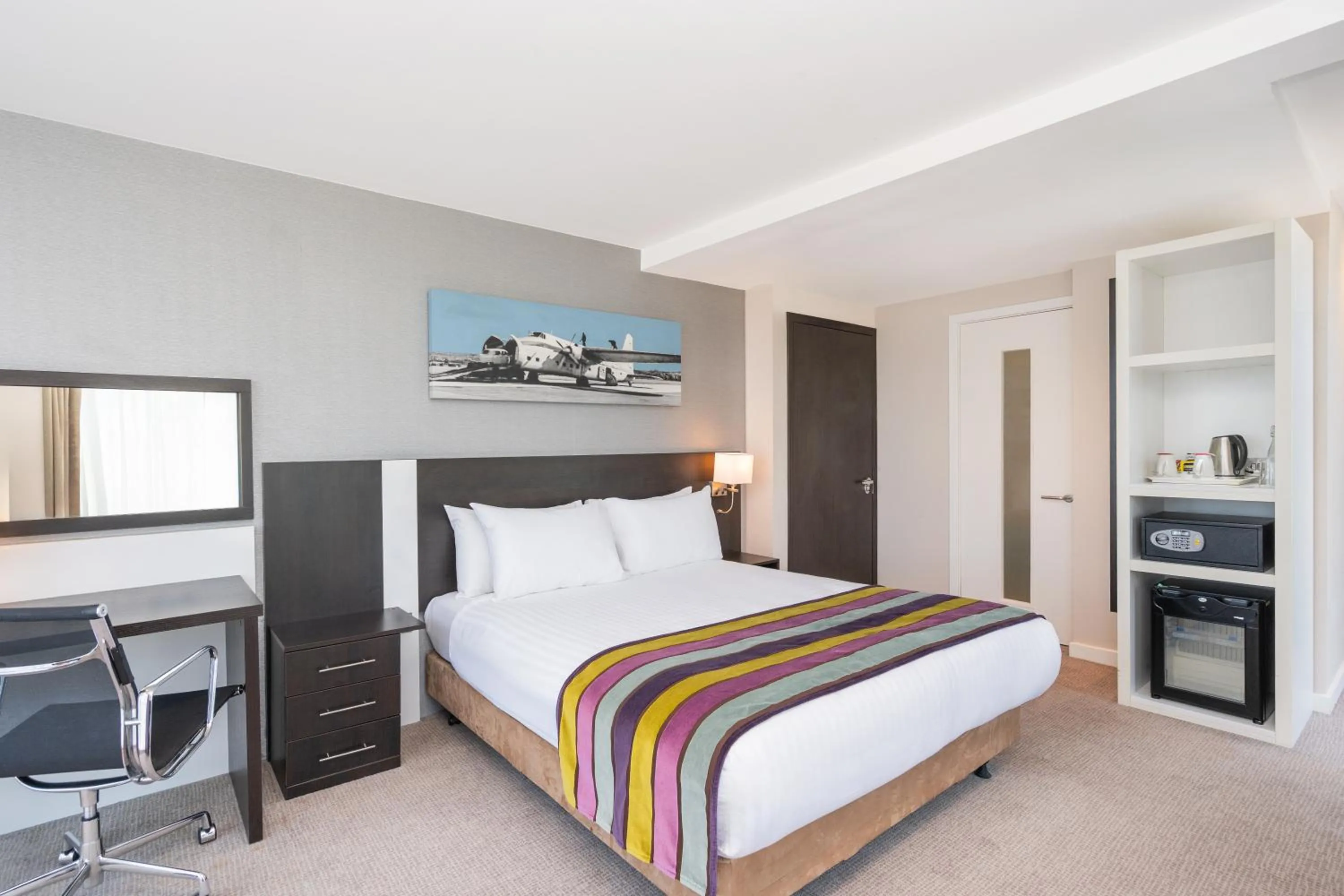 Bedroom, Bed in Holiday Inn Southend by IHG