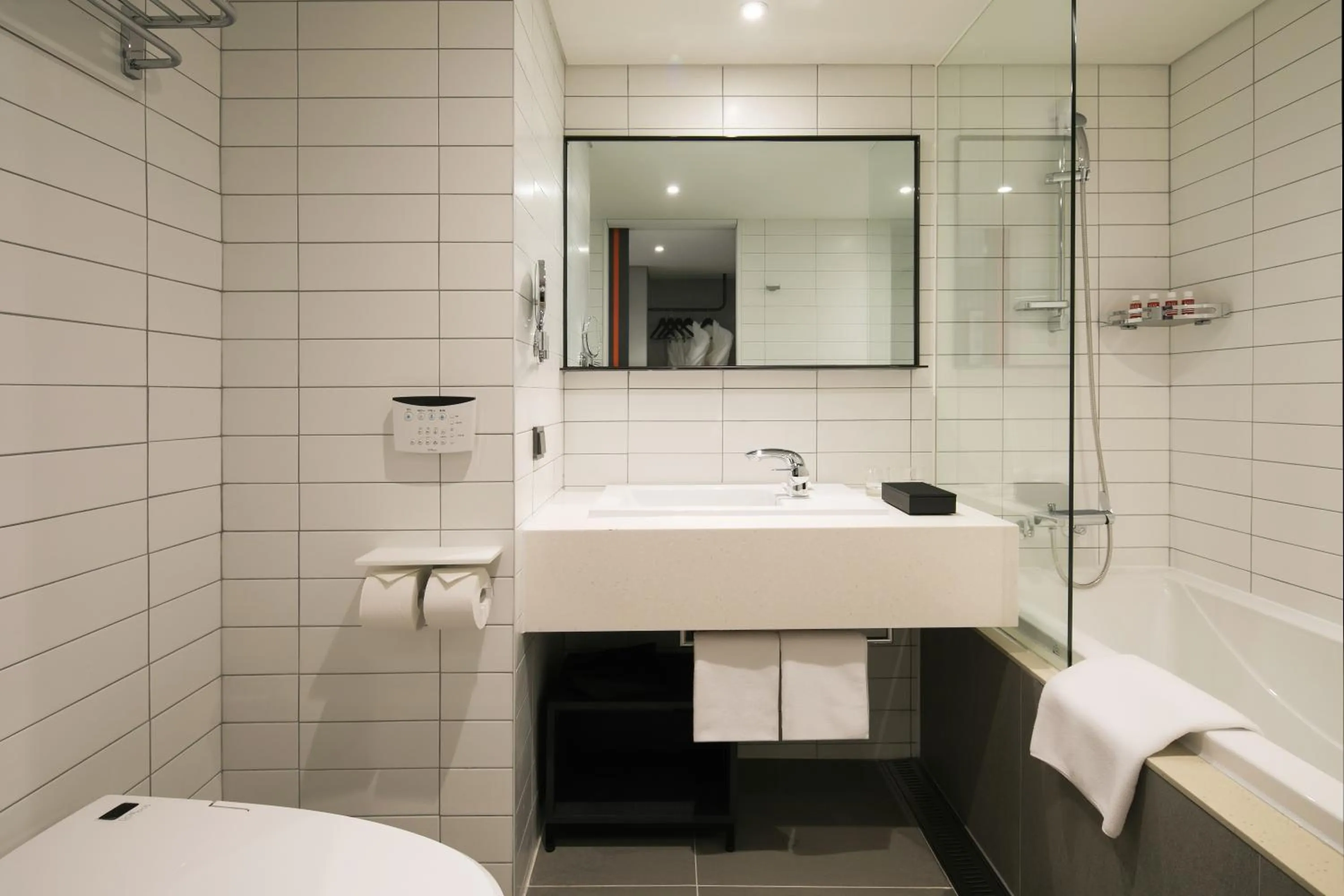 Bathroom in Aiden by Best Western Cheongdam