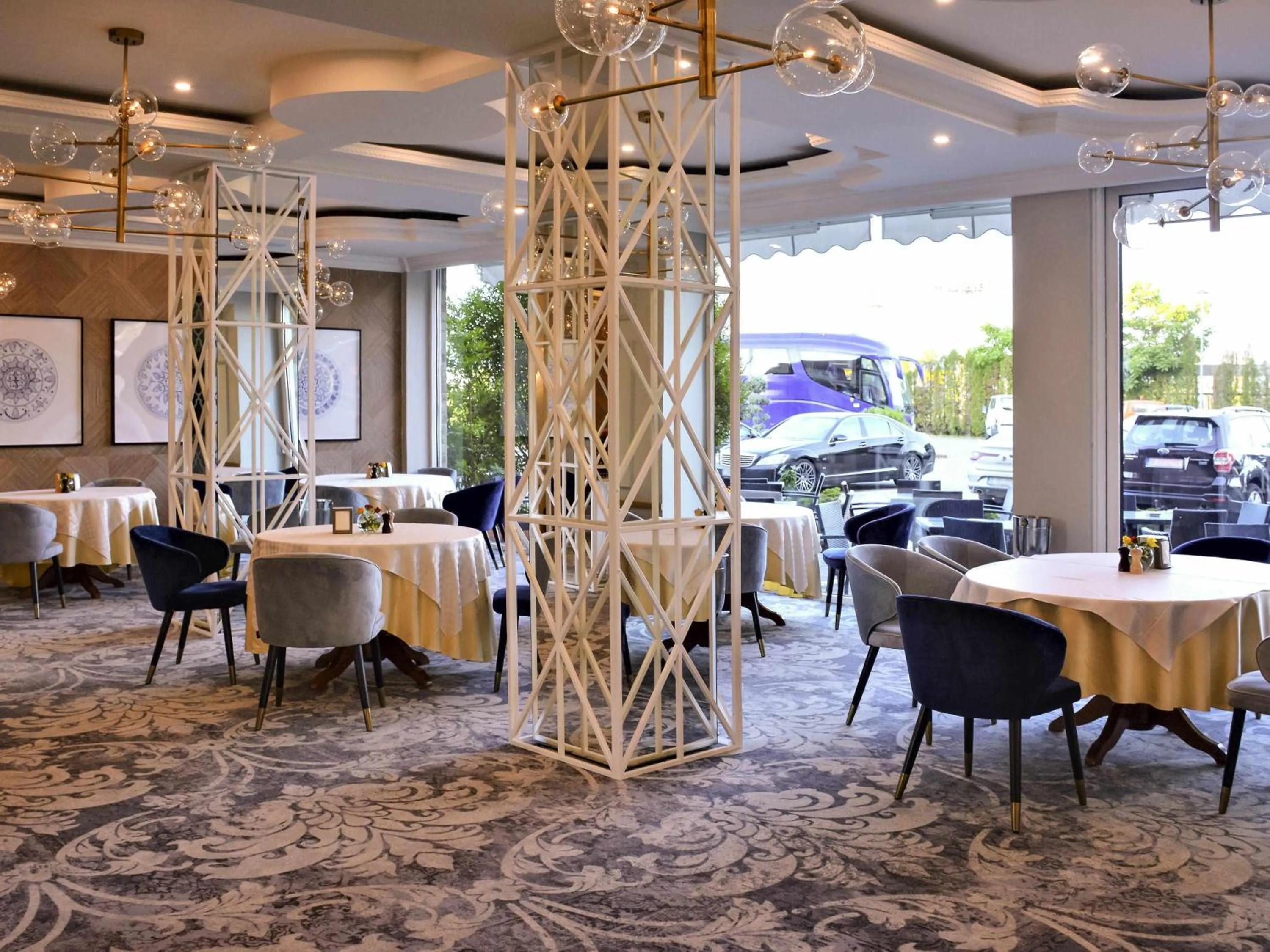 Restaurant/places to eat in Mercure Sibiu Airport