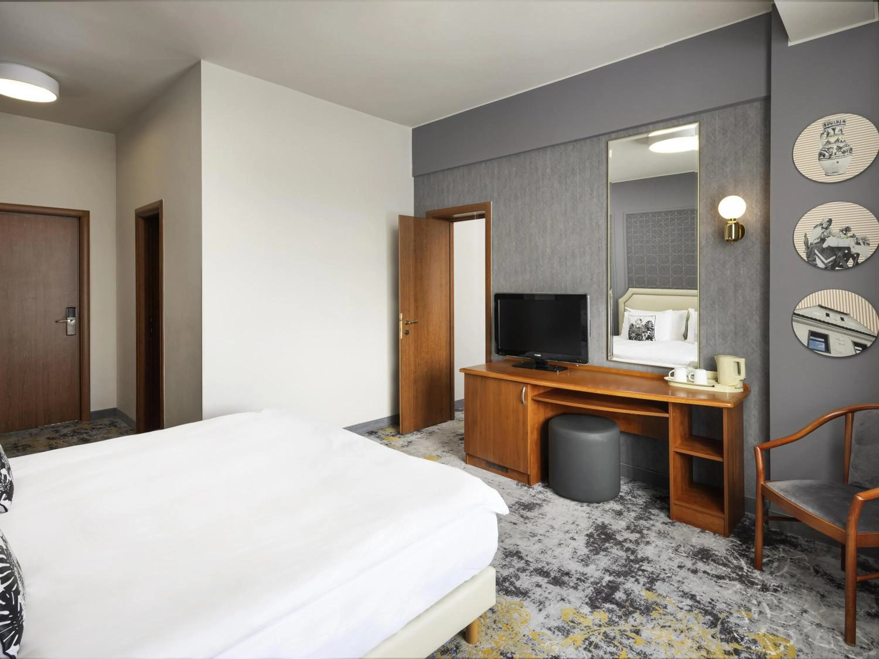 Bedroom, Bed in Mercure Sibiu Airport