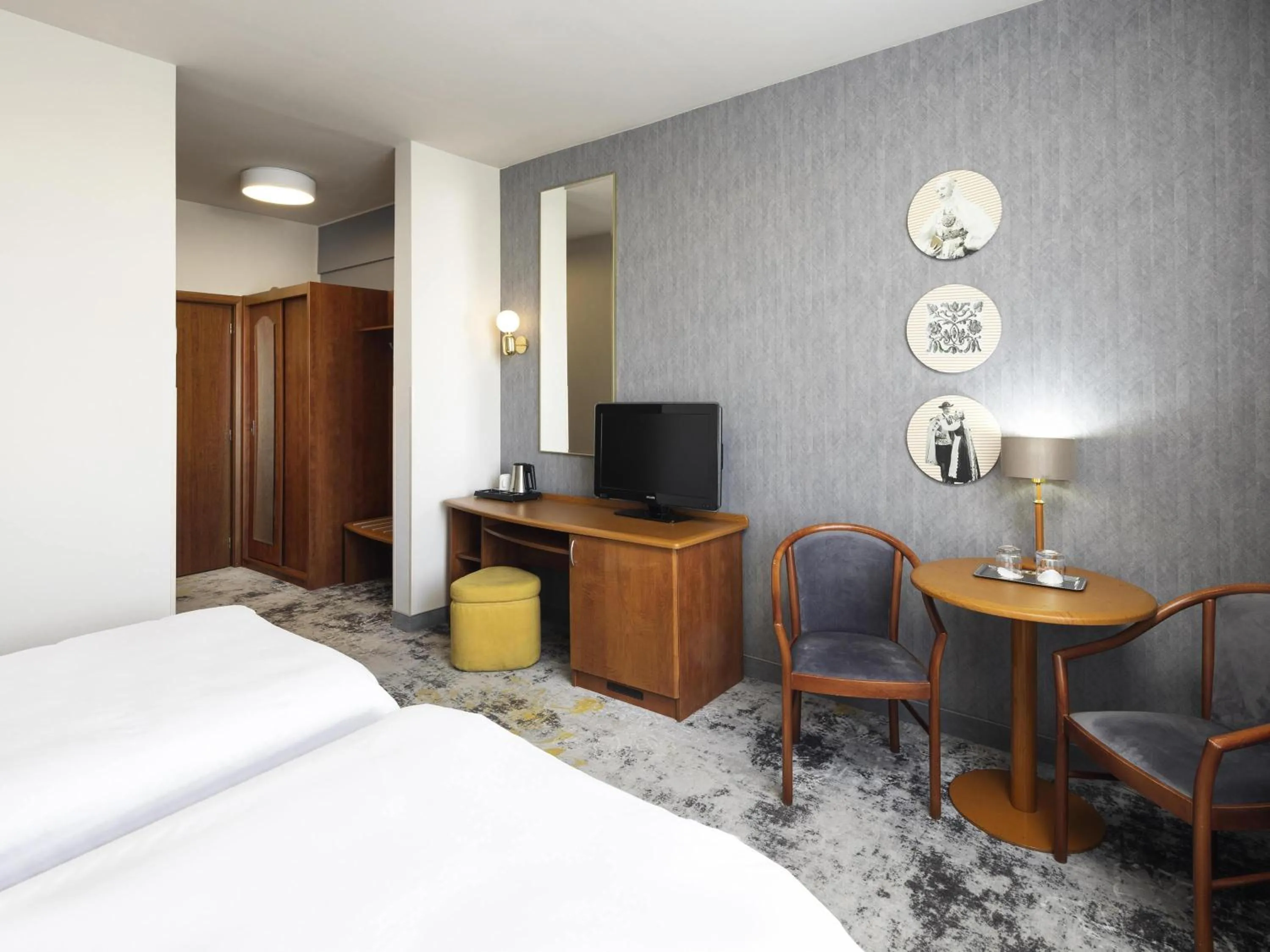 Bedroom, Bed in Mercure Sibiu Airport