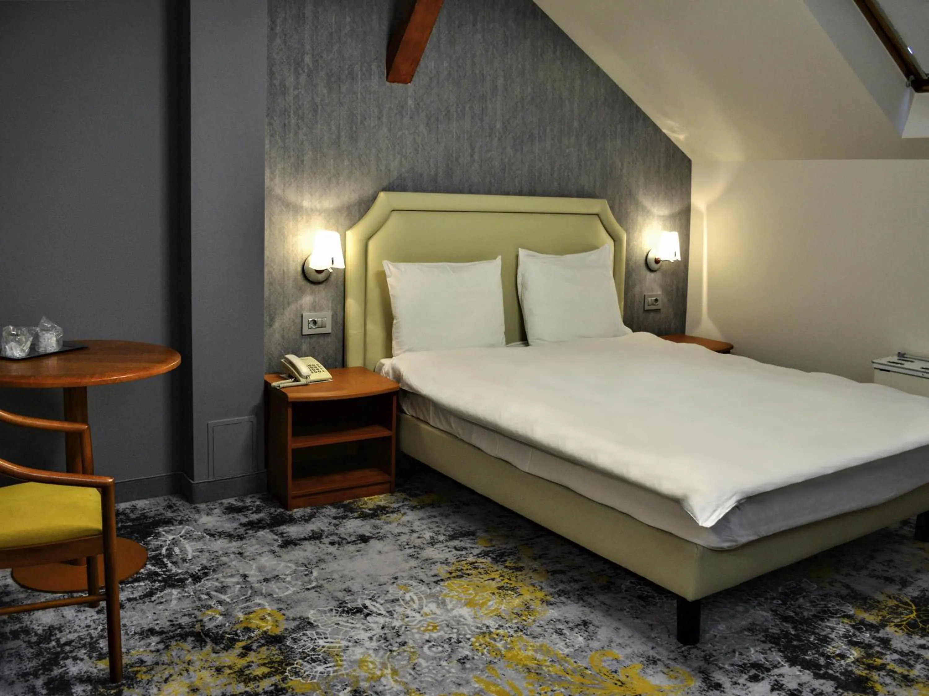 Bedroom, Bed in Mercure Sibiu Airport
