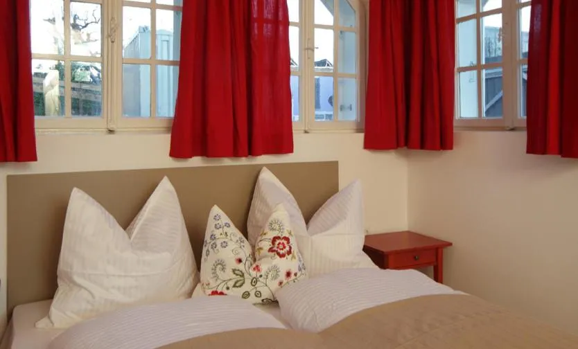 Decorative detail, Bed in Chalet INN