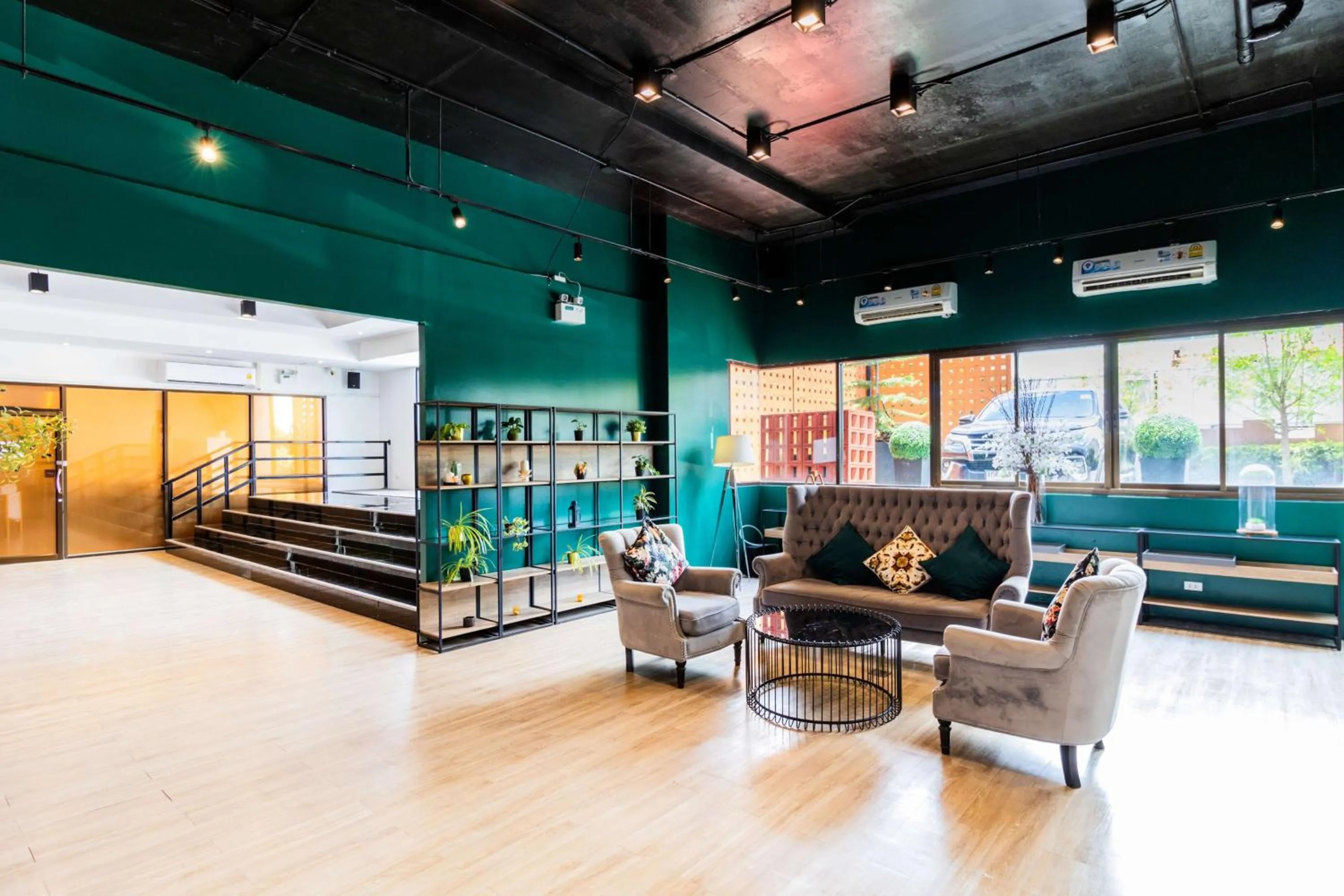 Lobby or reception in SureStay By Best Western Iconic Suvarnabhumi