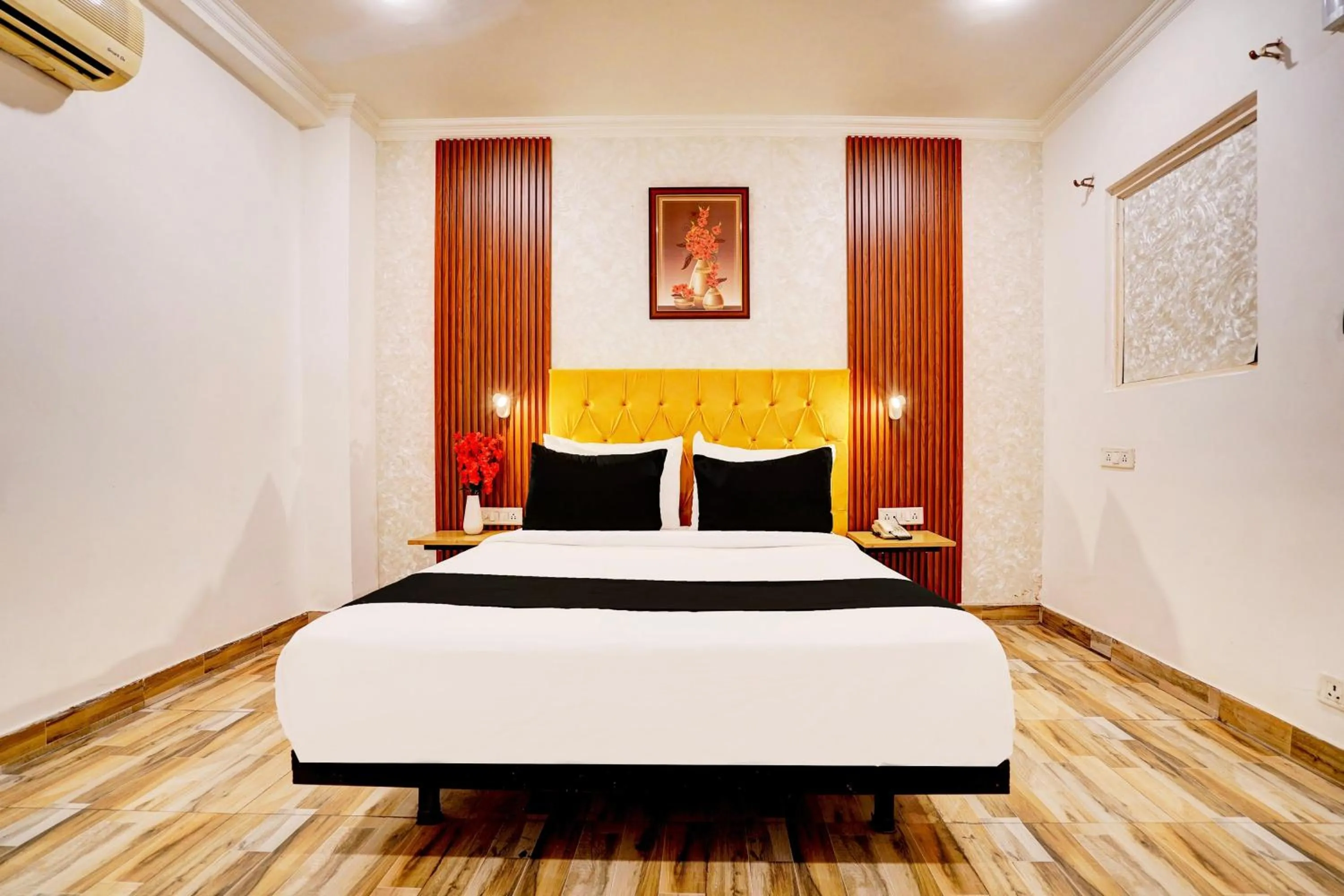 Bedroom, Bed in Townhouse Jageer Palace Near Mayapuri Chowk