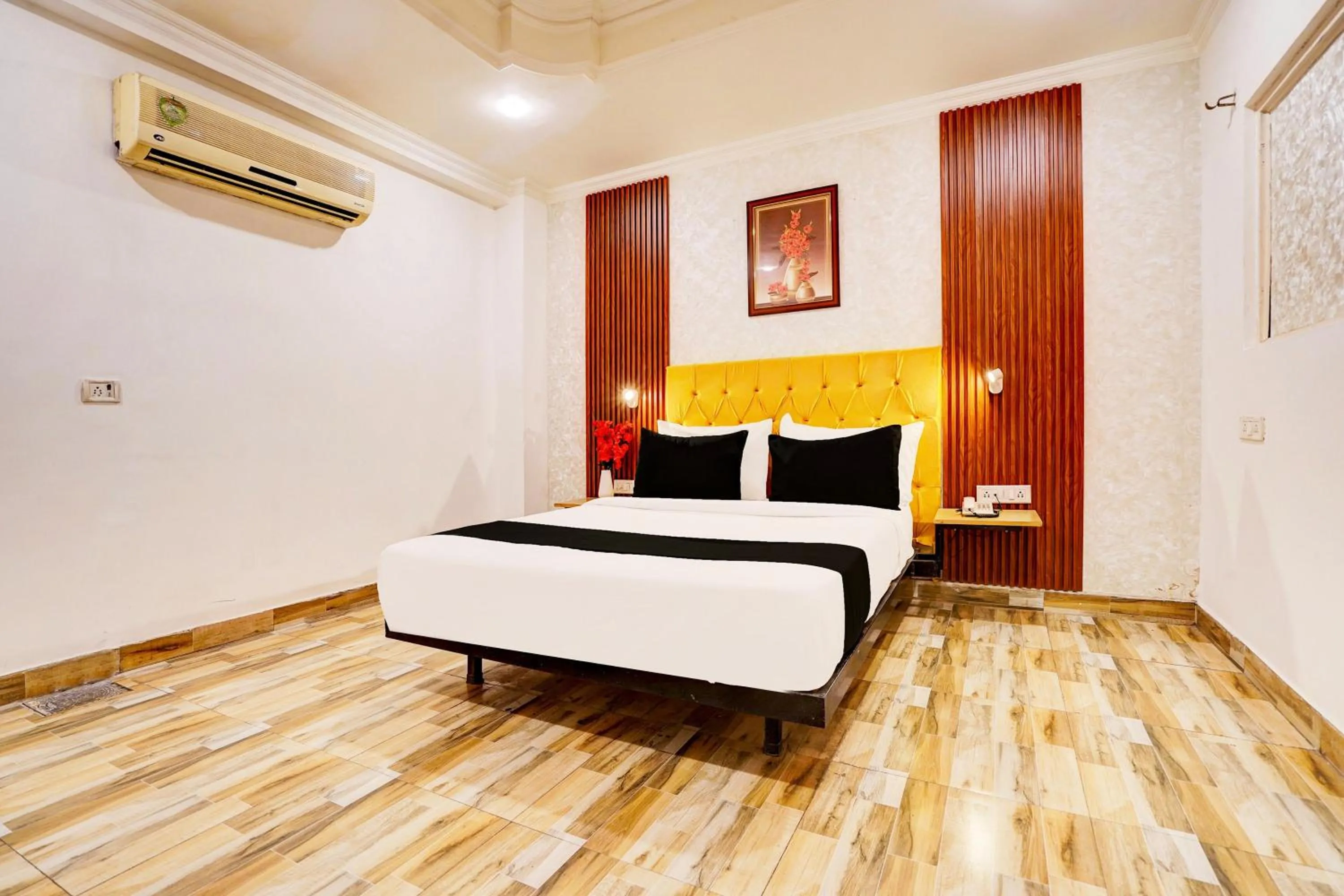 Bedroom, Bed in Townhouse Jageer Palace Near Mayapuri Chowk