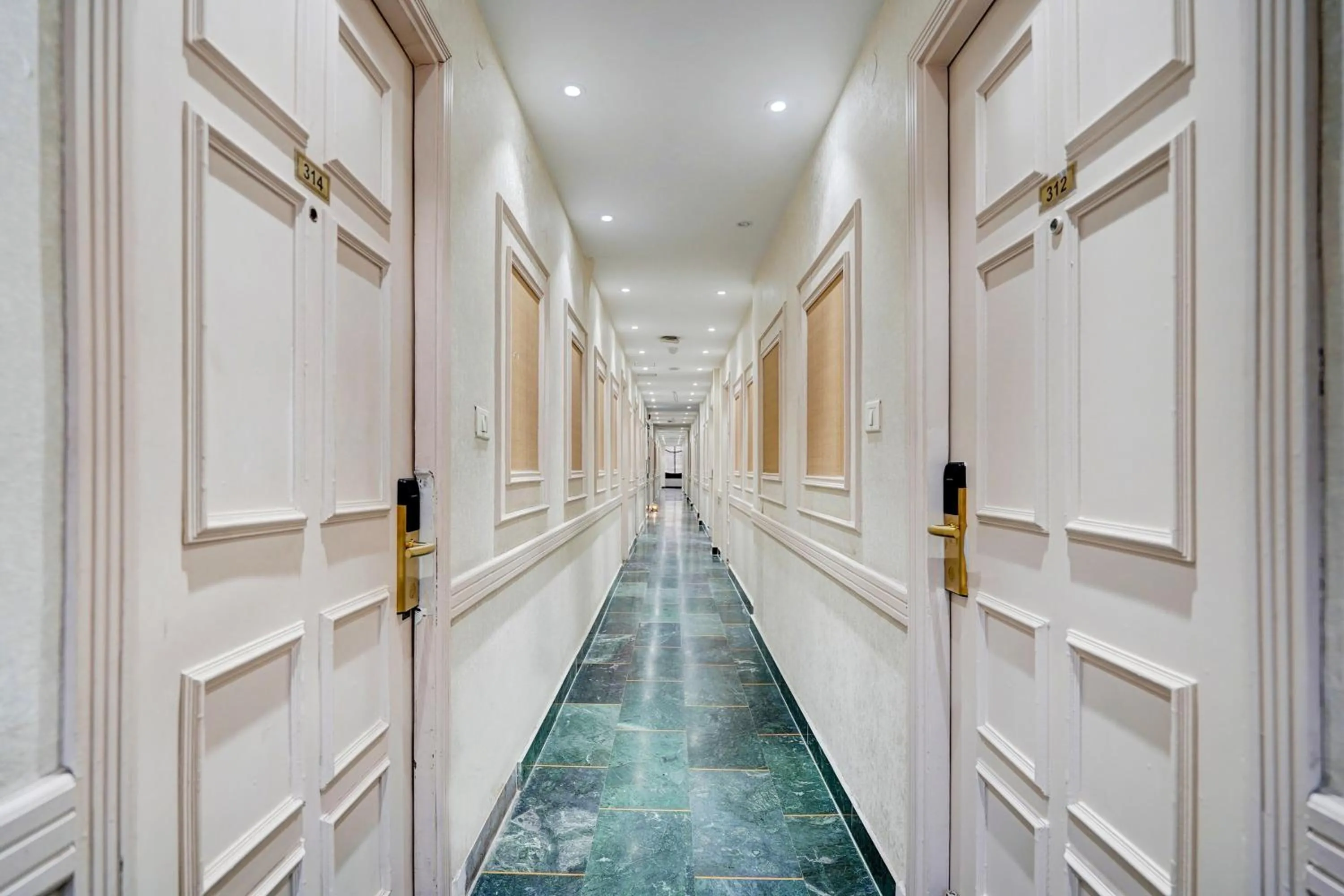 Lobby or reception in Townhouse Jageer Palace Near Mayapuri Chowk