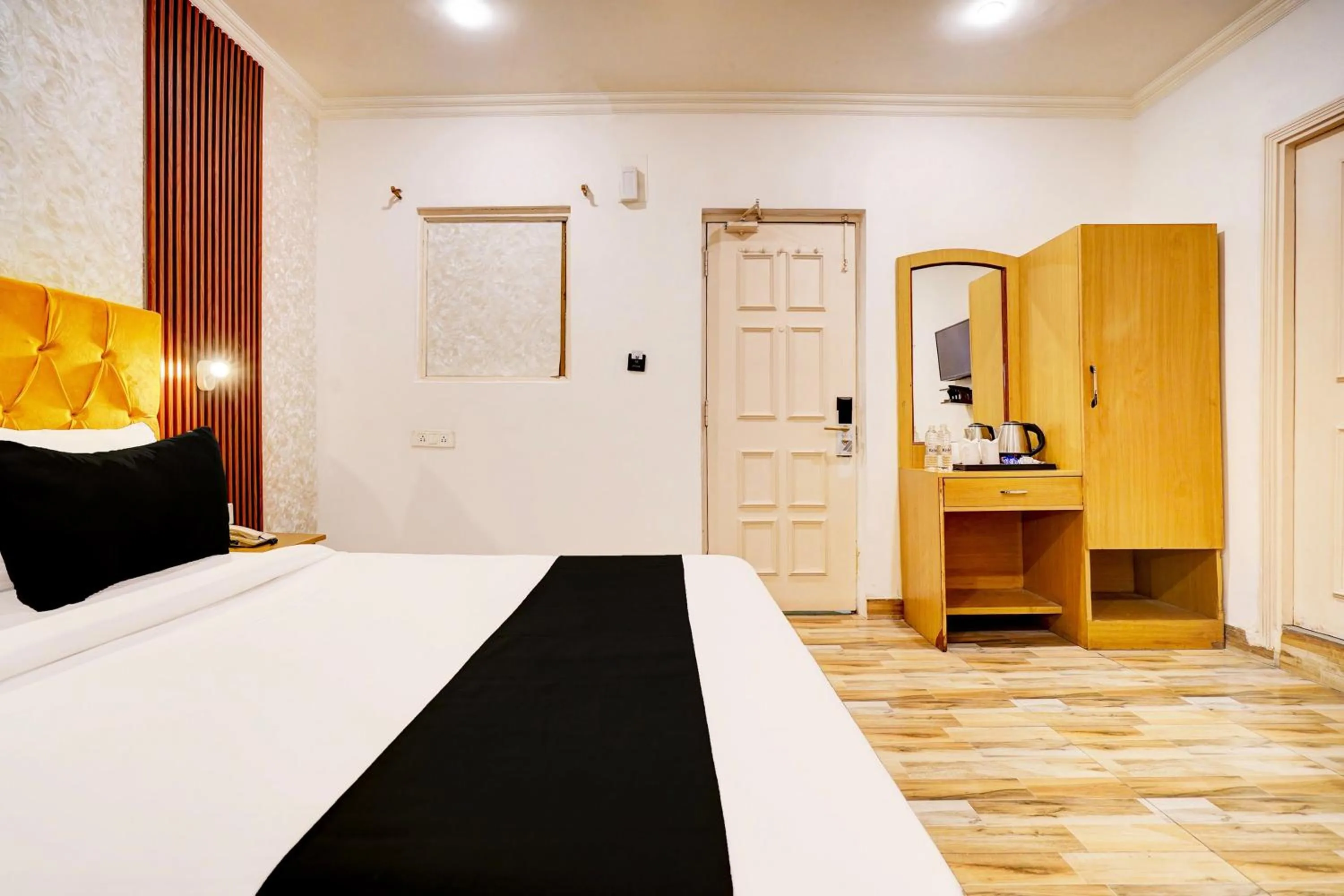 Bedroom, Bed in Townhouse Jageer Palace Near Mayapuri Chowk